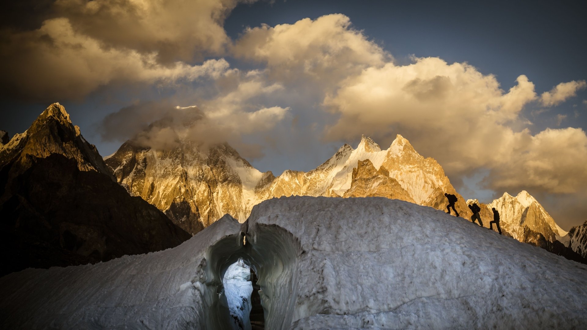  glacier in the Karakoram region of Pakistan