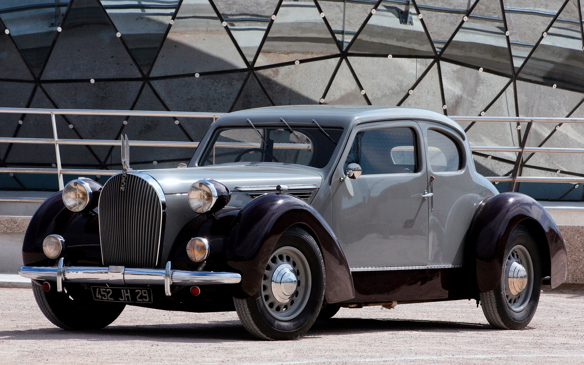 1938 Voisin C30 Cabriolet Picture