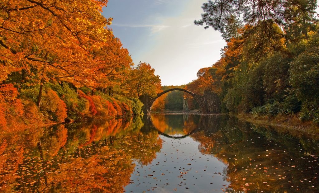  The devil's bridge, Rakotzbrücke, Germany