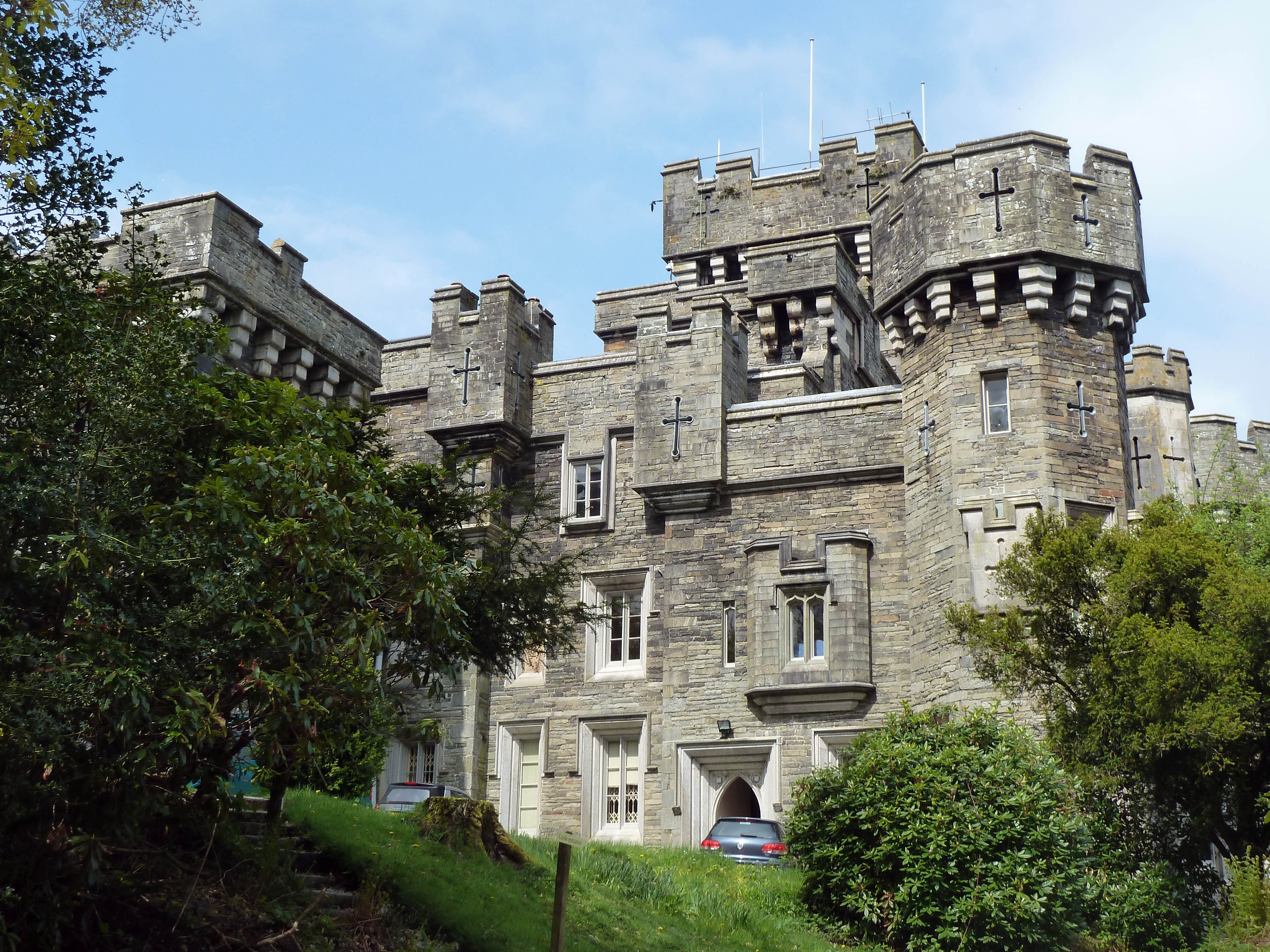 Castle 9. Wray Castle. Замок Рэй. Замок Руссо. Castle of douche.