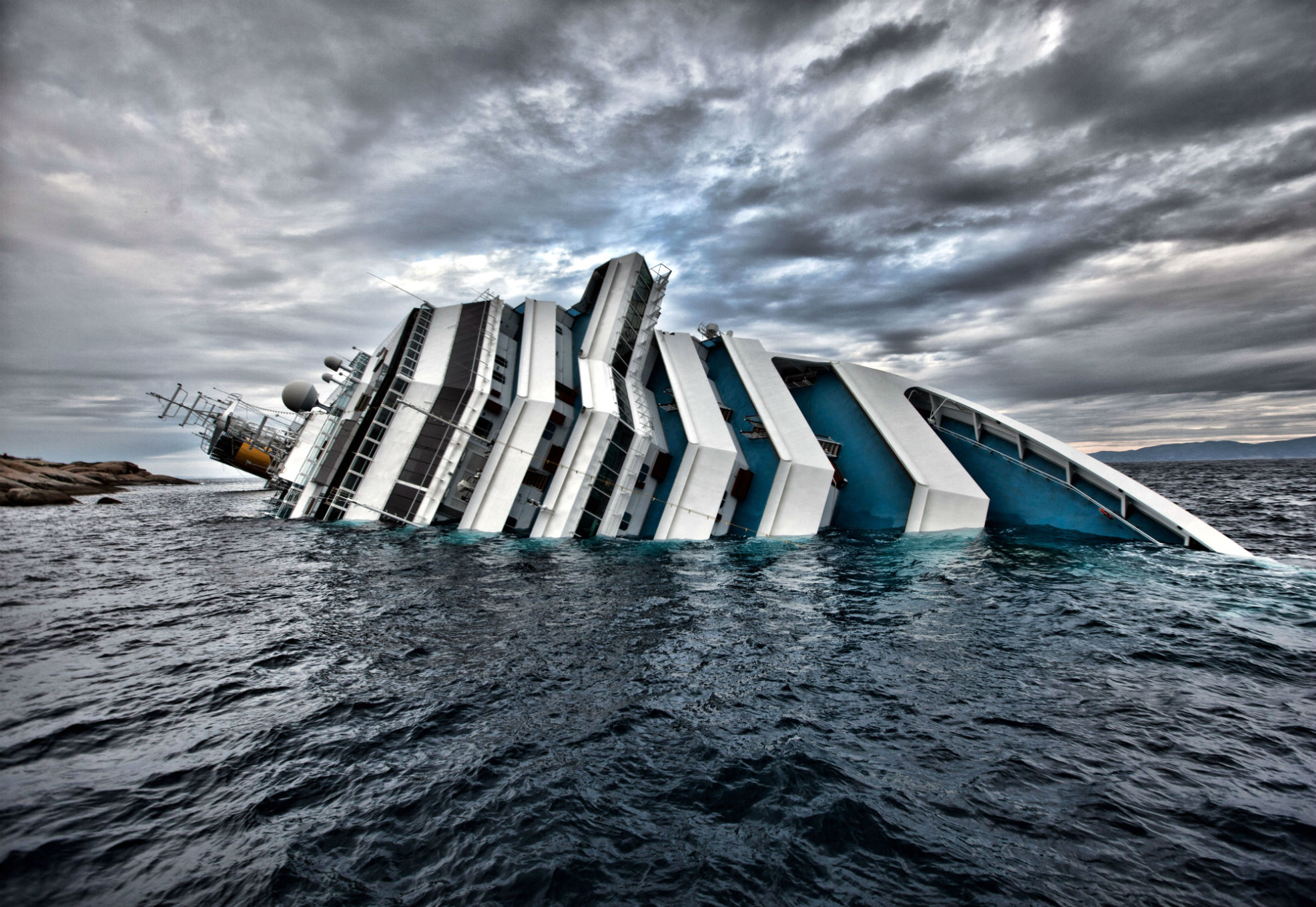 Costa Concordia Image Abyss