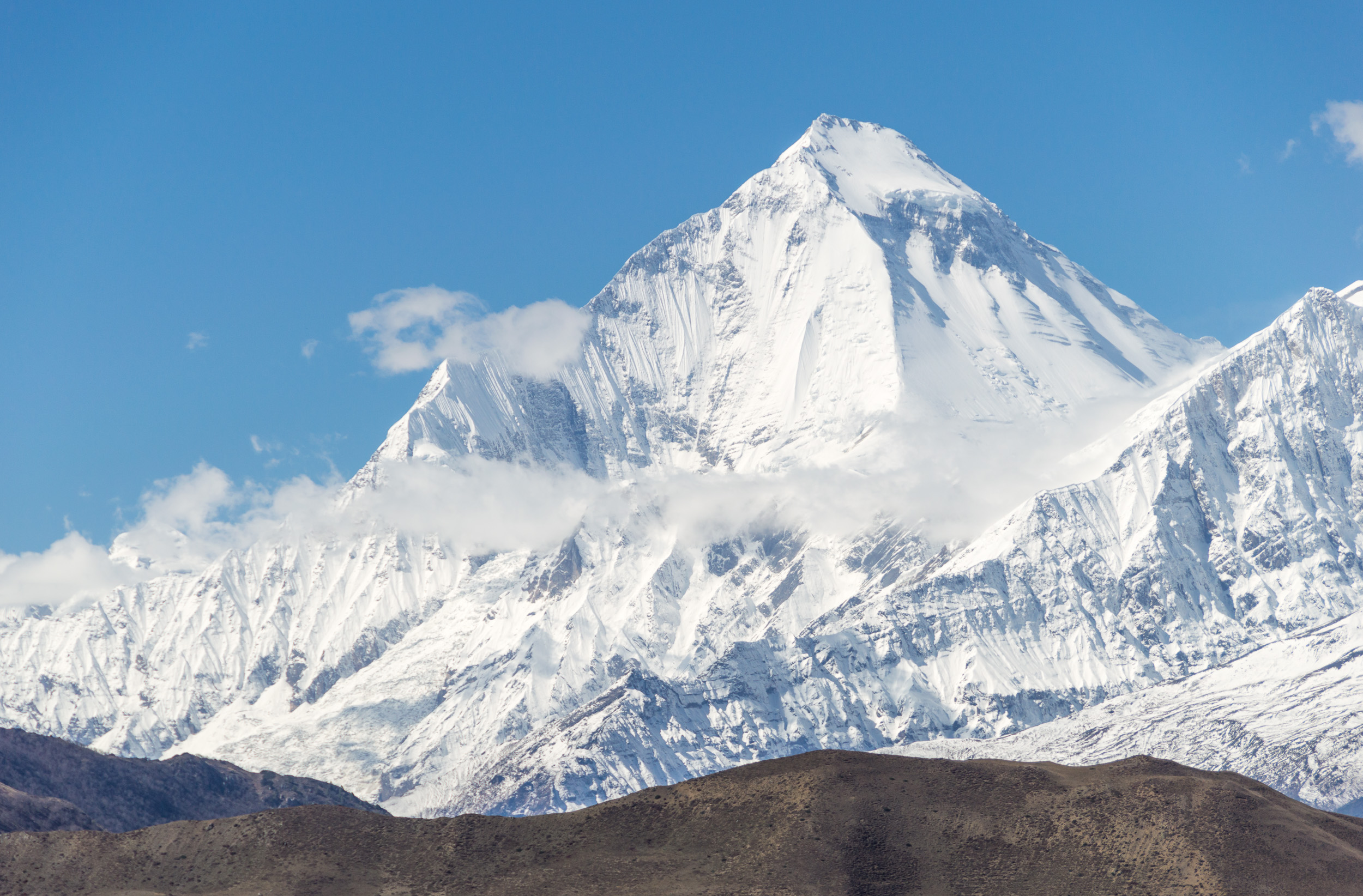 highest-point-in-the-world-mount-everest-image-abyss