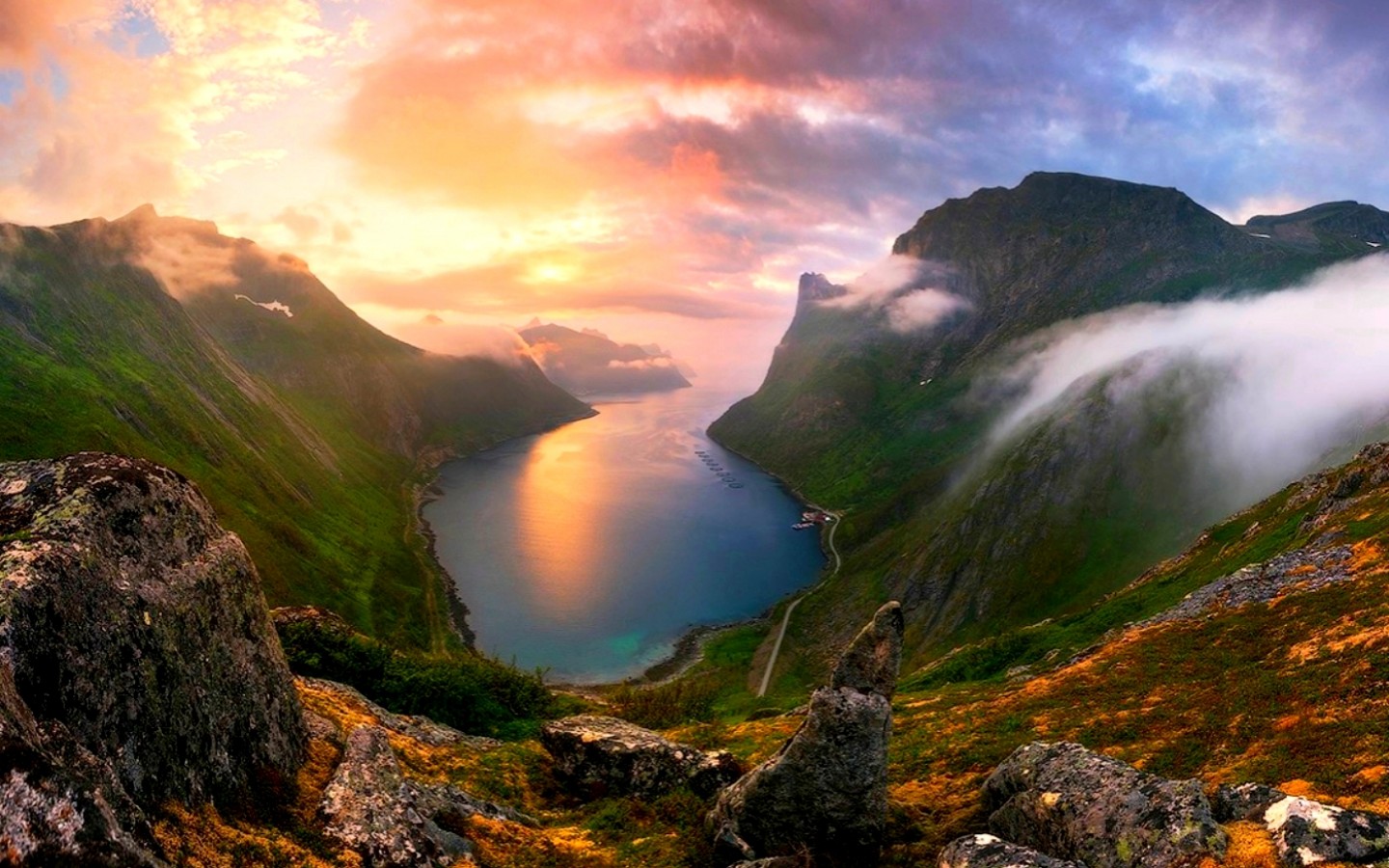 The view is beautiful. Фьорды Норвегии. Остров Сенья Норвегия. Норвегия пейзажи фьорды. Коржонов Дагестан.