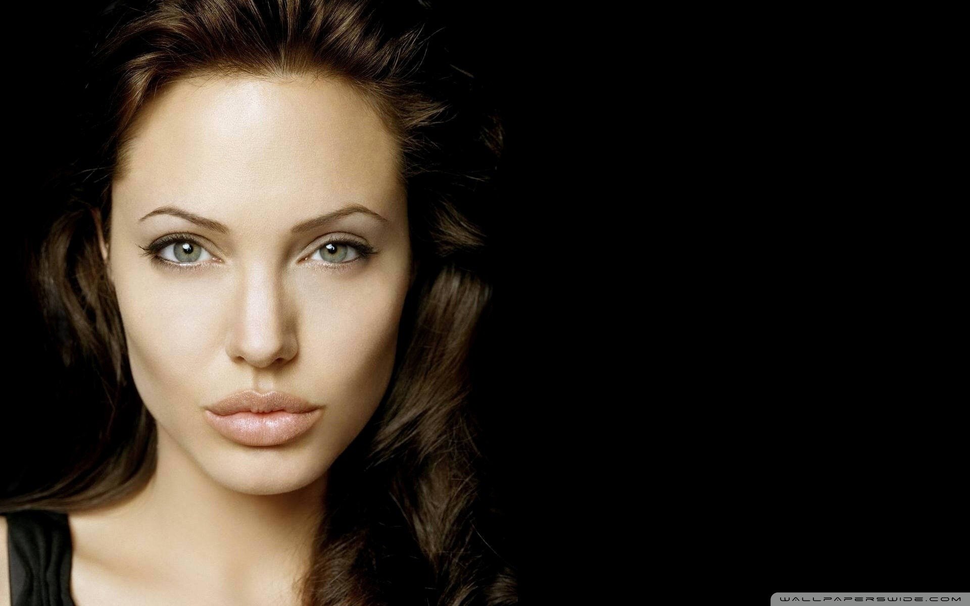 Celebrity Angelina Jolie Image