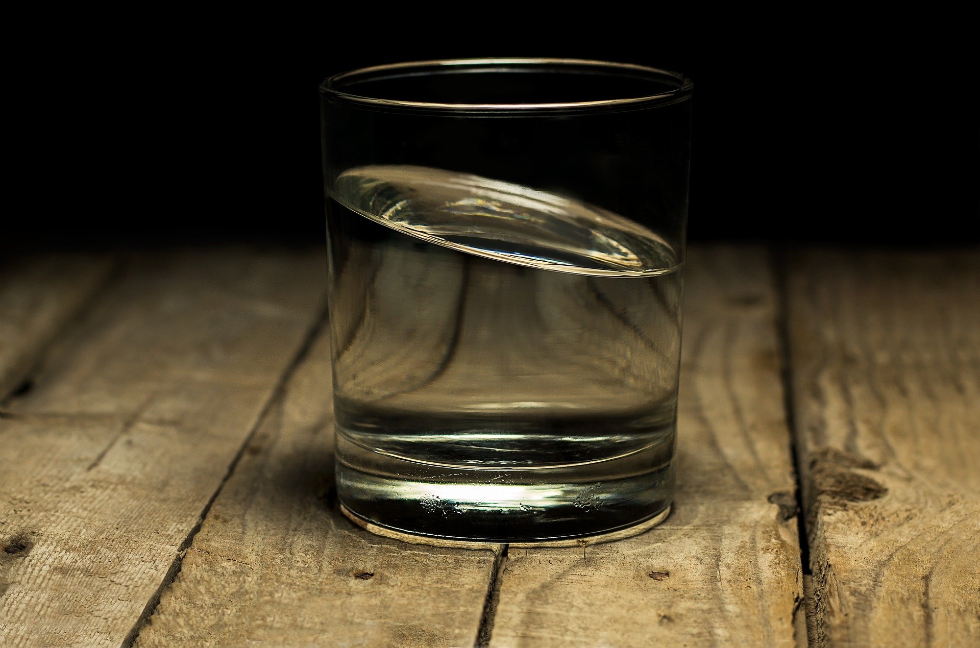  Water glass by Somchai Chitprathak