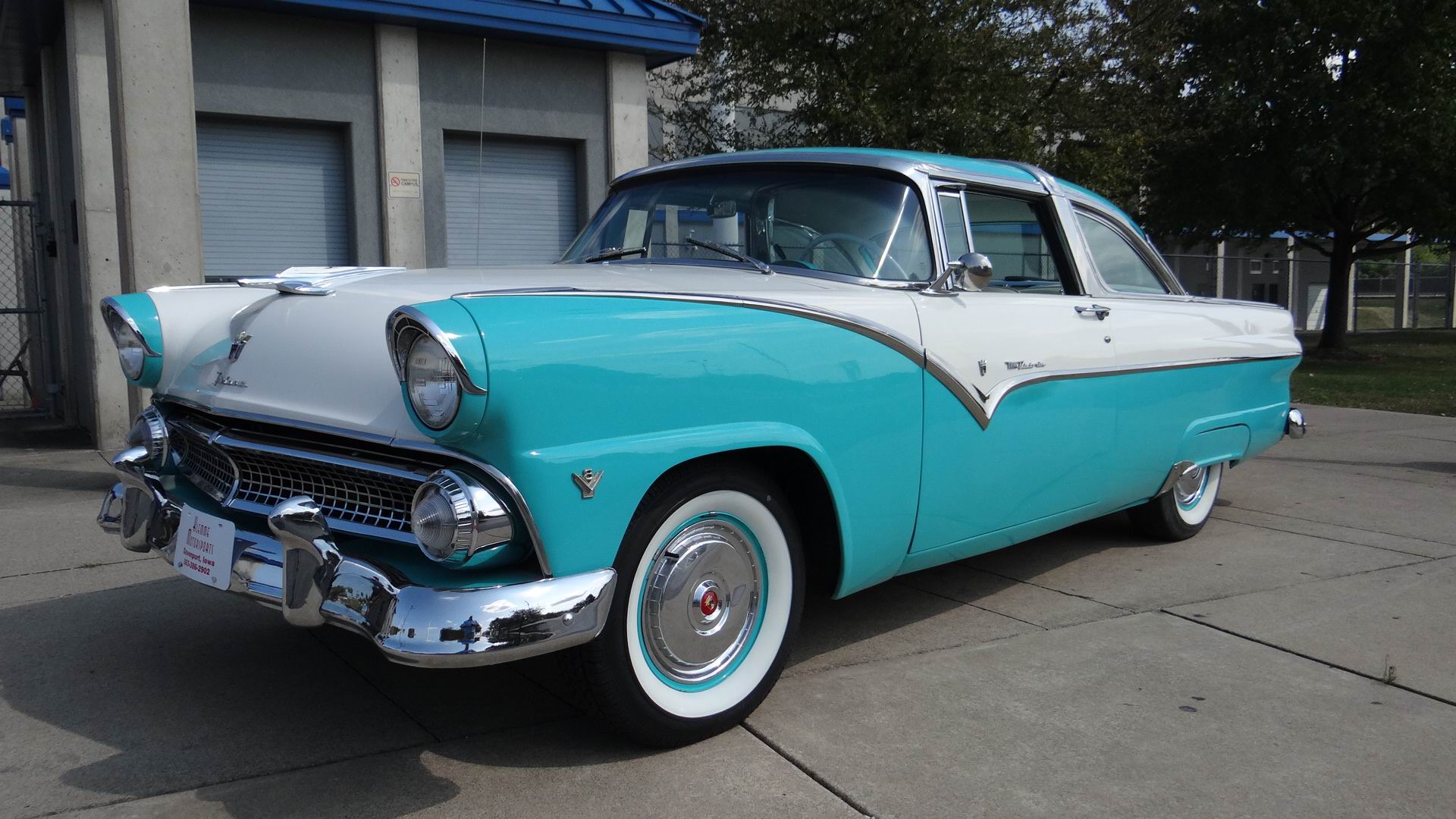 1955 Ford Fairlane Crown Victoria - Image Abyss