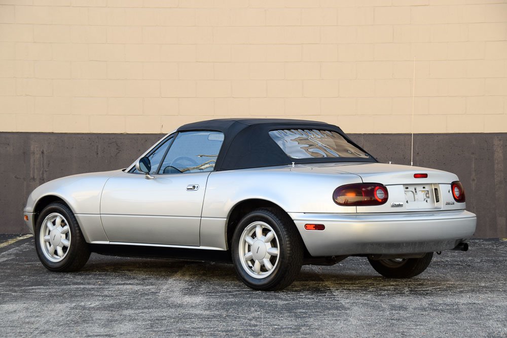 1990 Mazda MX-5 Miata - Image Abyss