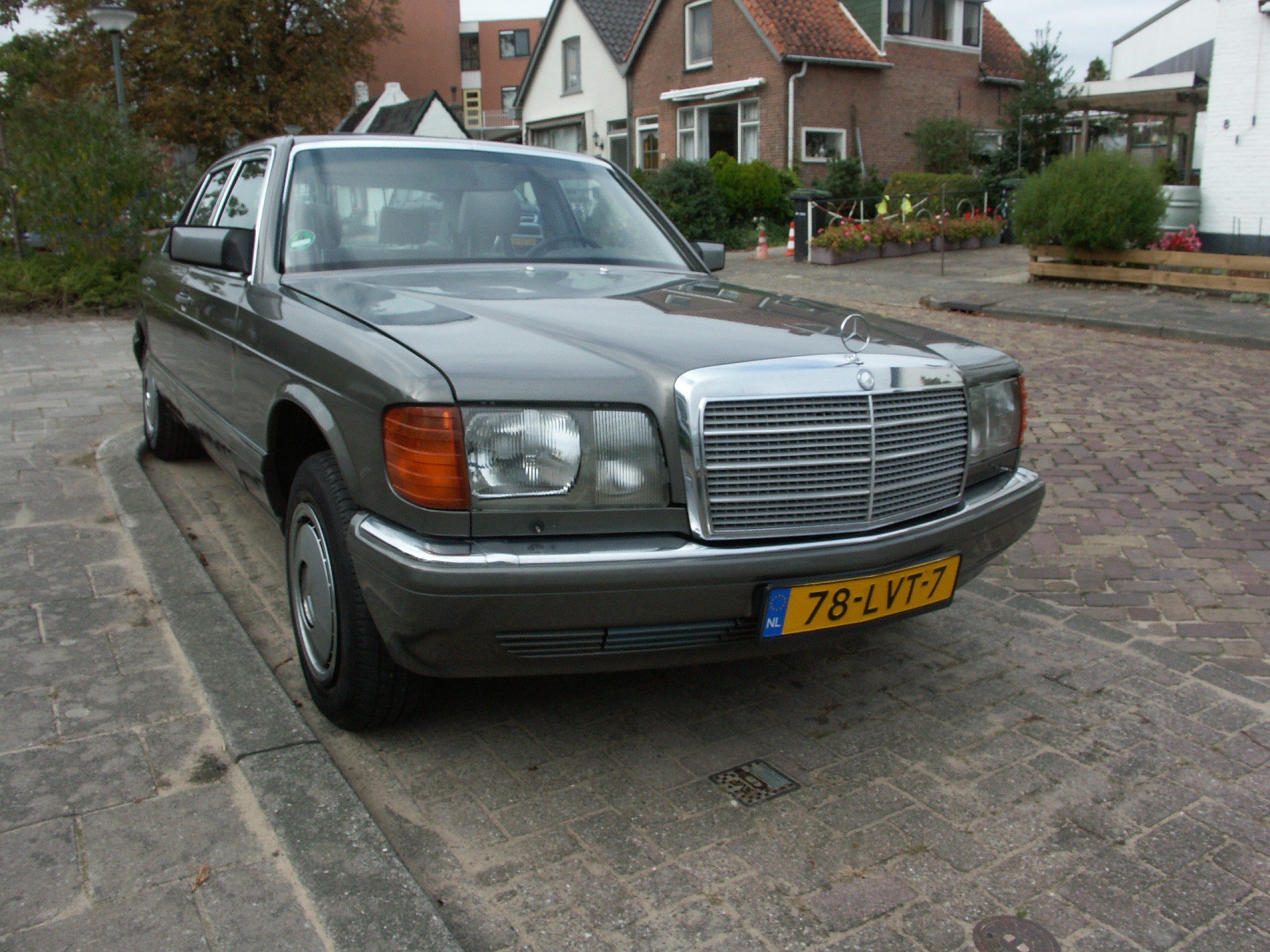 1986 Mercedes-Benz 420SEL - Image Abyss