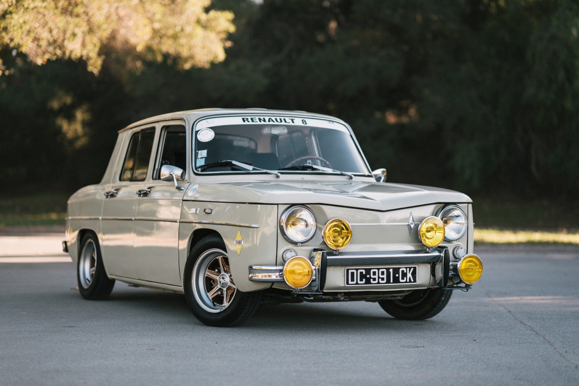 Renault 8 - Desktop Wallpapers, Phone Wallpaper, PFP, Gifs, and More!