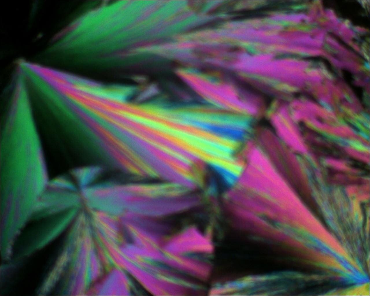  Picture of crystallization of vanillin at ambient temperature.