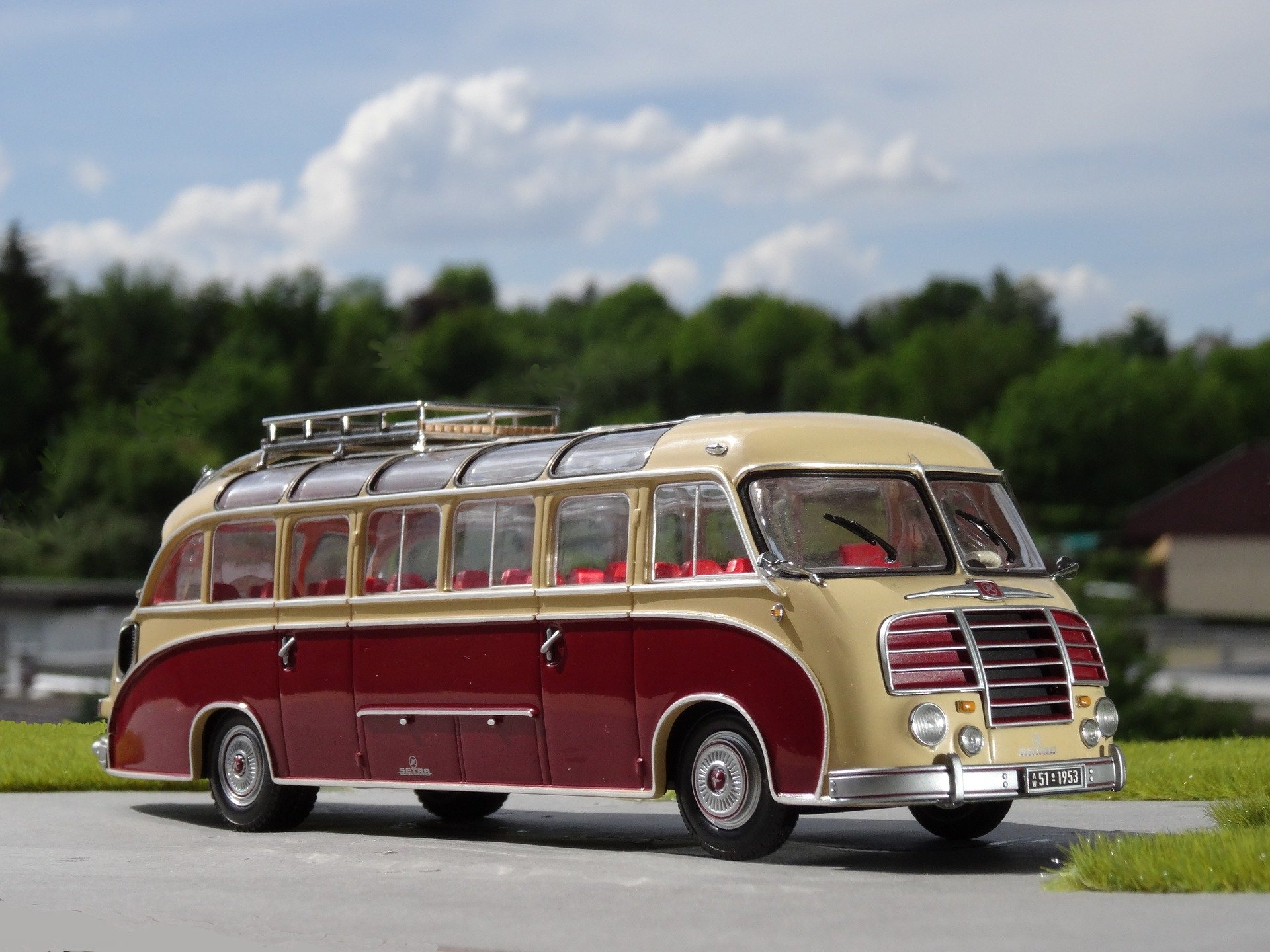  1953 Kässbohrer Setra S8 Diecast Model Bus by Peter Wolf