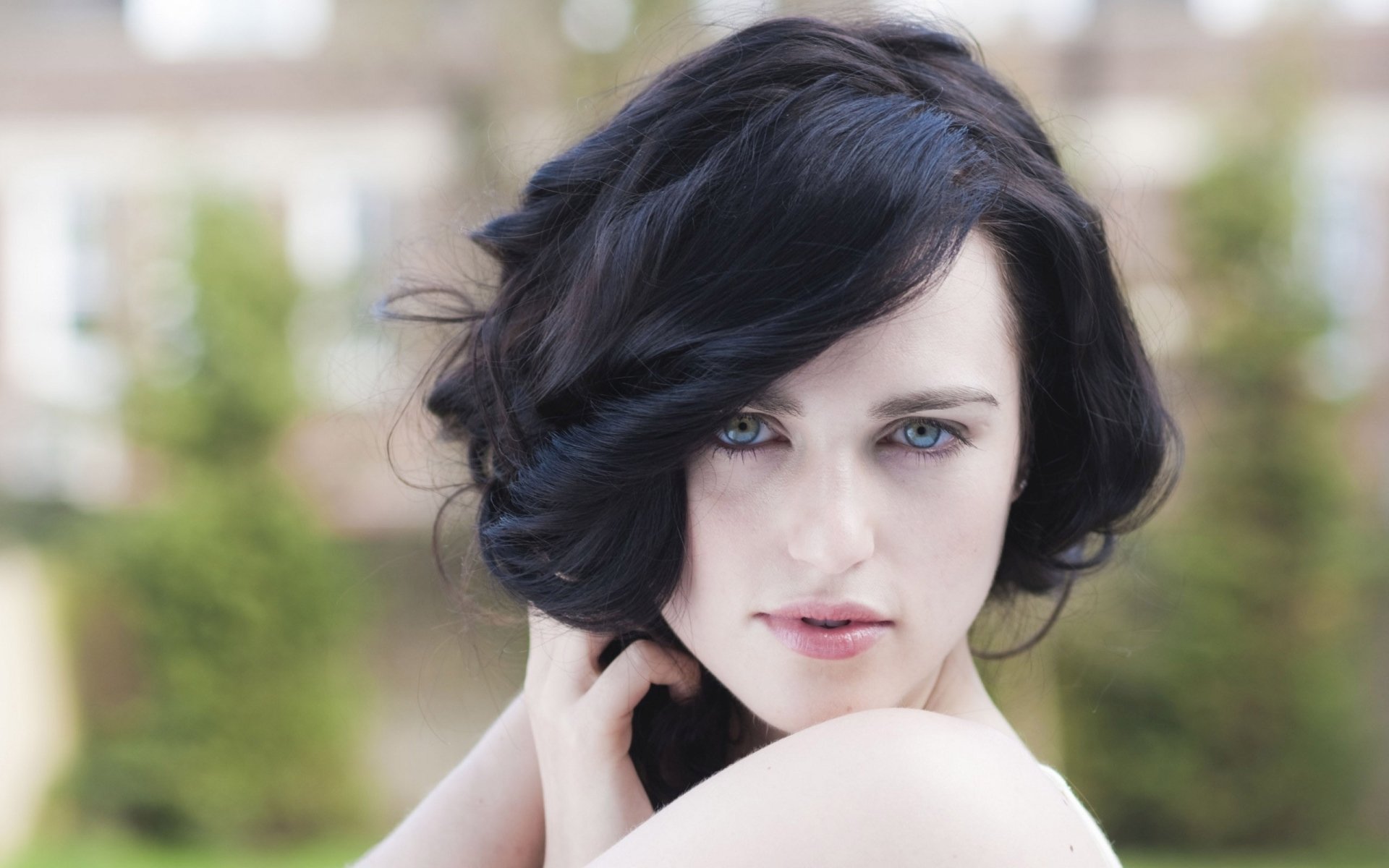 Celebrity Katie McGrath Actress Black Hair Blue Eyes Face Image. 