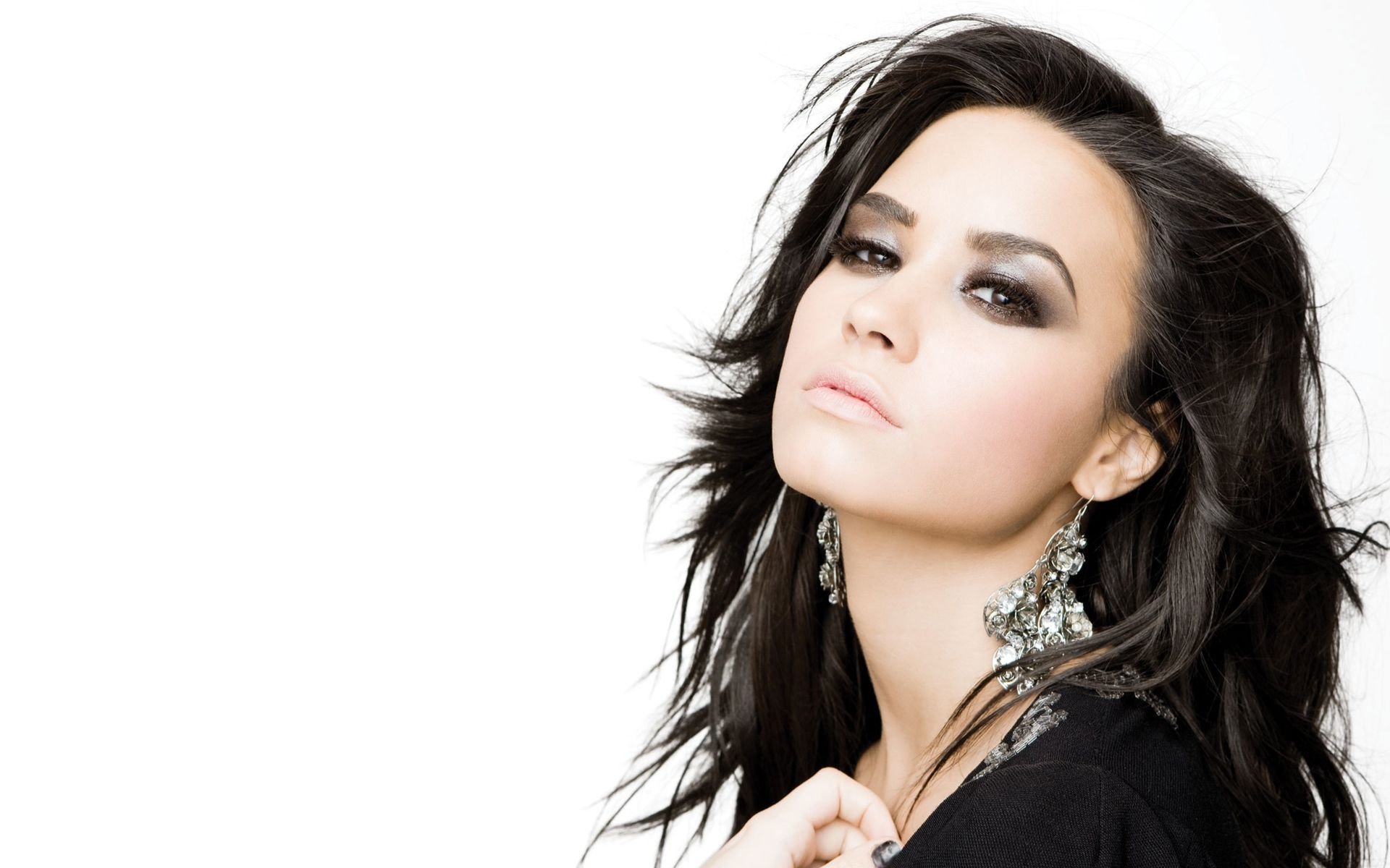 Download American Singer Earrings Black Hair Music Demi Lovato Image