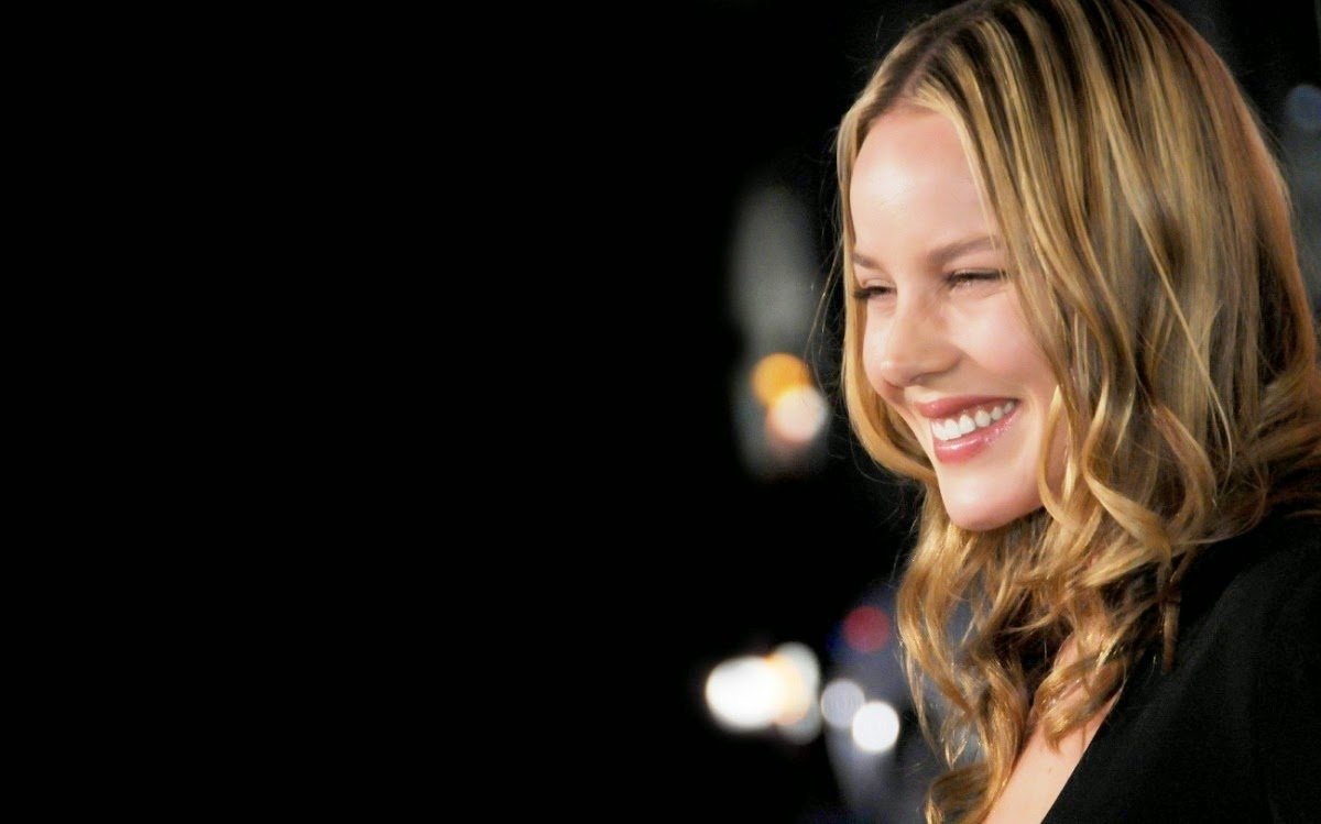 Celebrity Abbie Cornish Image