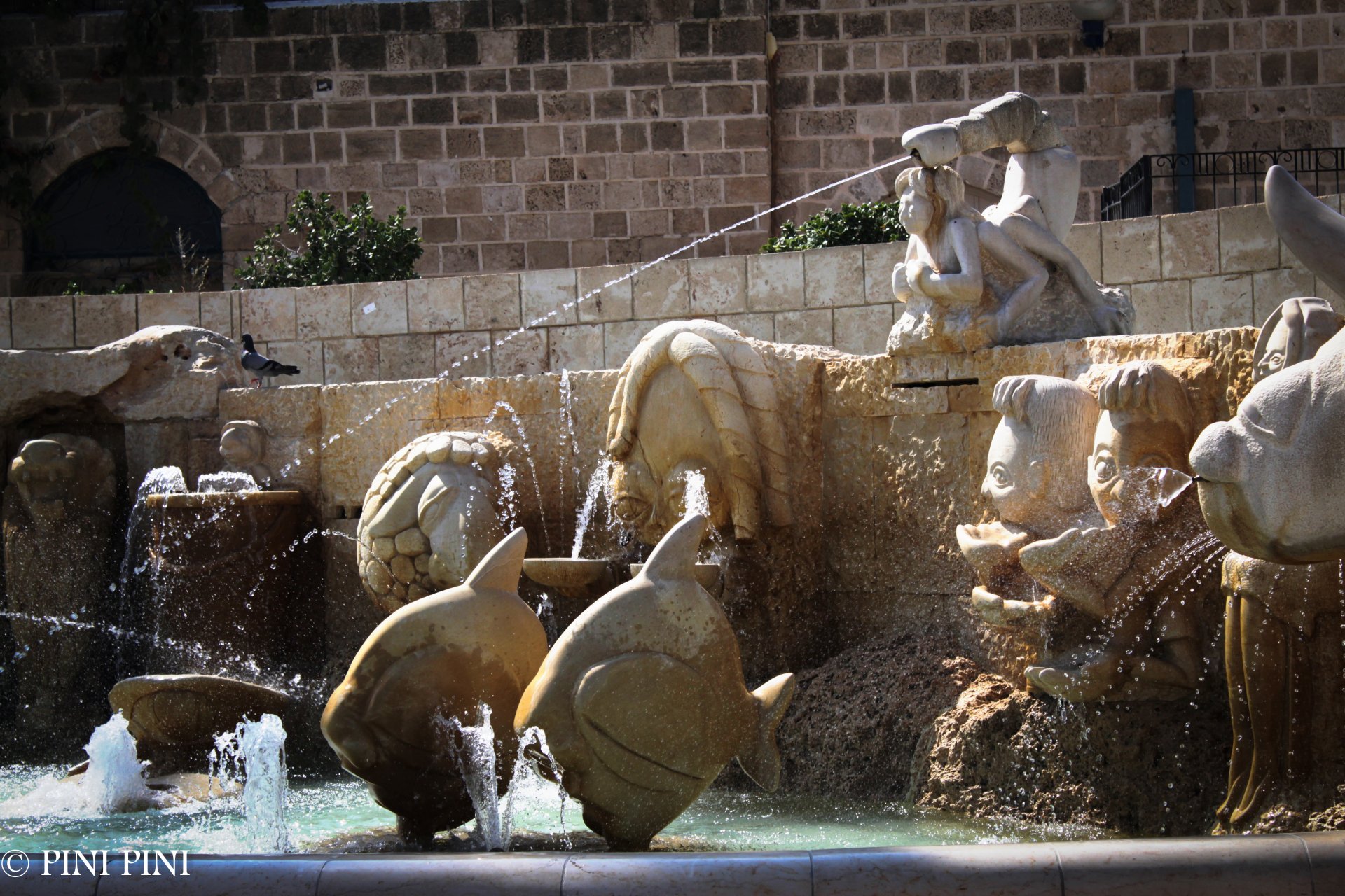 man made fountain Image