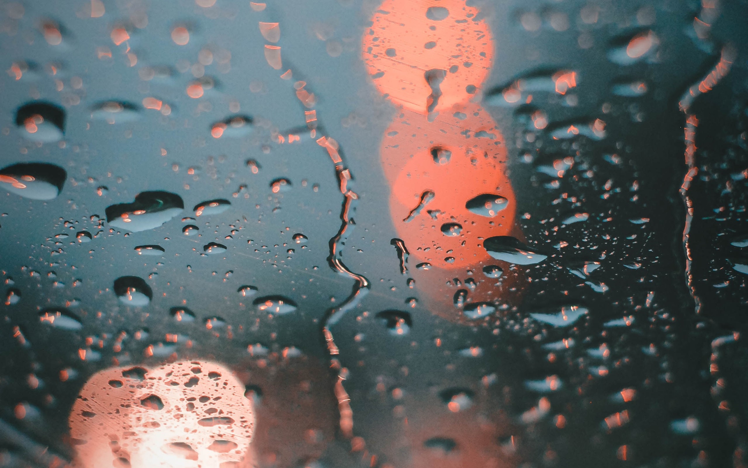 Капли текут. Капли дождя. Как капли текут. Как капли текут. Капли.