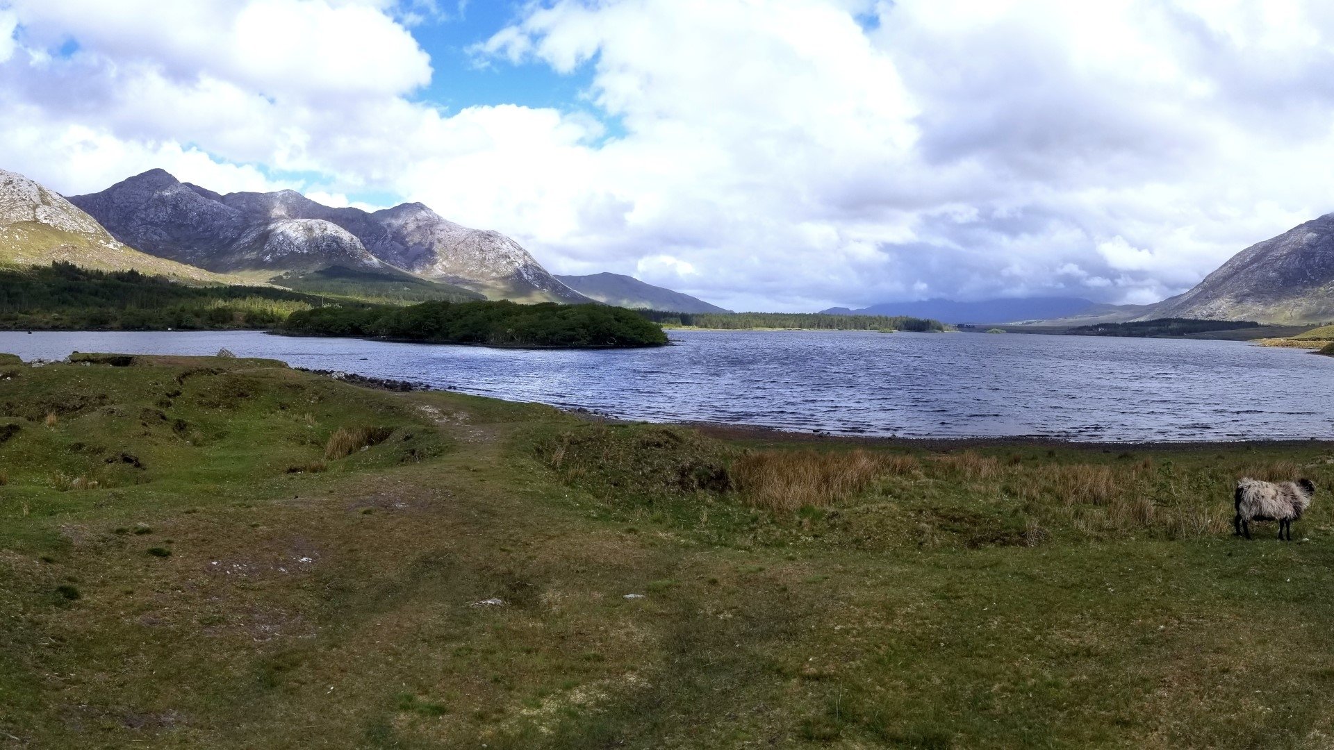  Pastoral hiking view