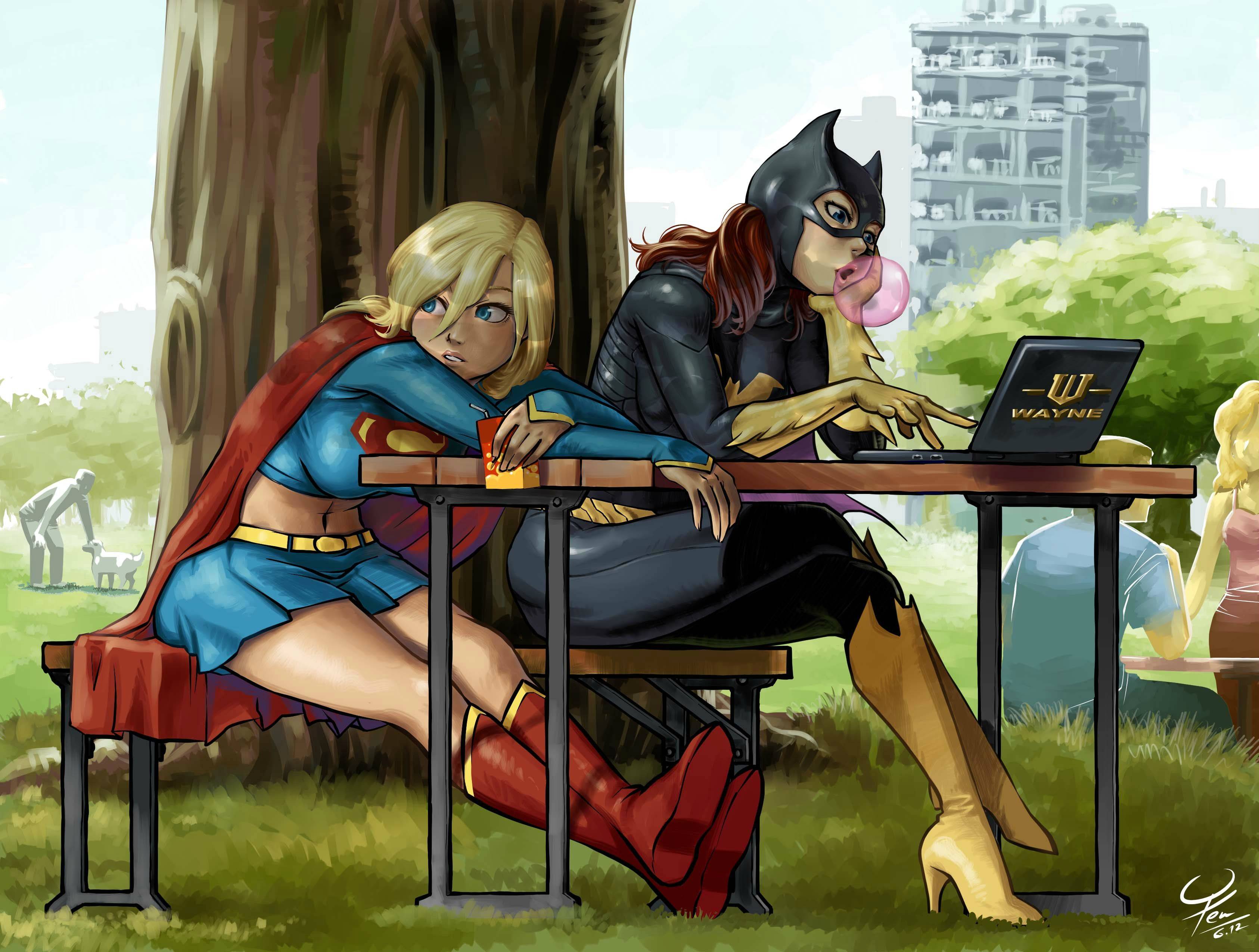 Elseworld's Finest: Supergirl & Batgirl Picture