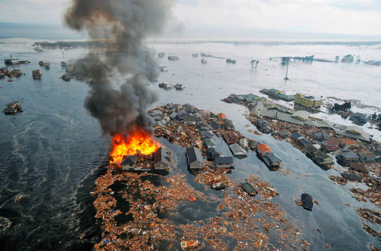 japan-tsunami-earthquake-march-2011-image-abyss