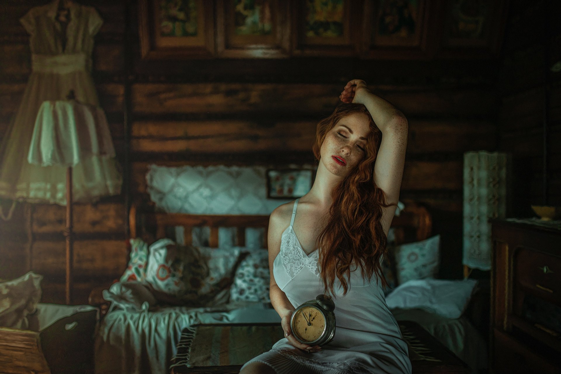 Download Alarm Clock Woman Model Image