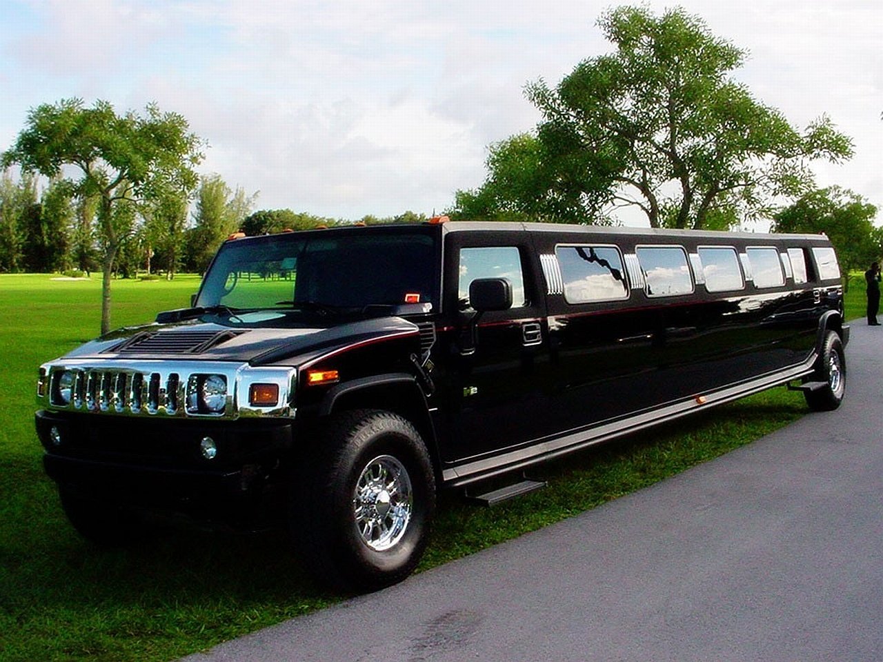 hummer-h2-limousine-image-id-339998-image-abyss