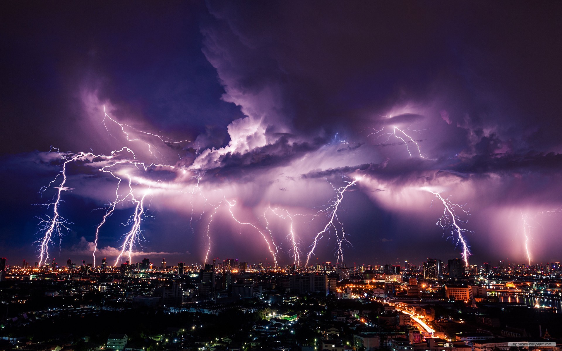 Lightning Storm over the City - Image Abyss