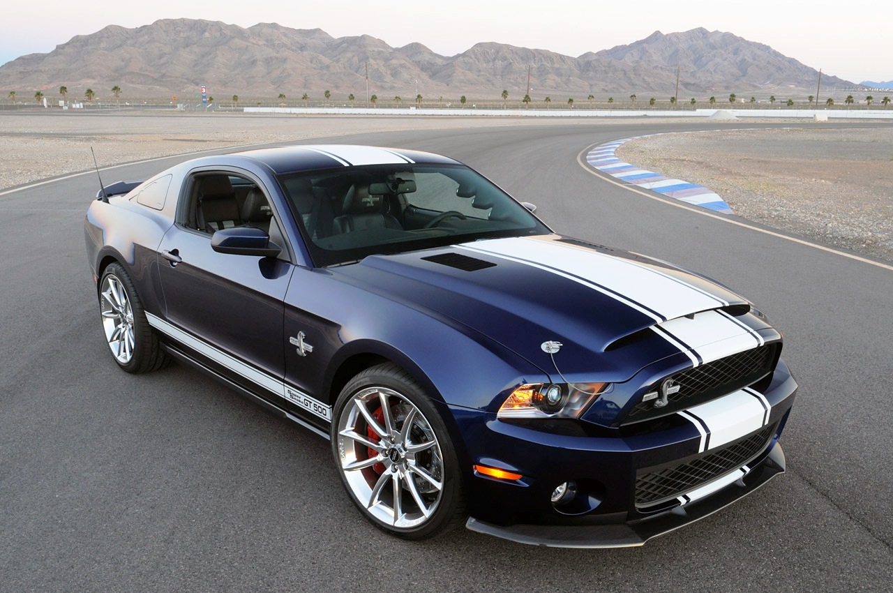 Ford Mustang Shelby GT500 Images.