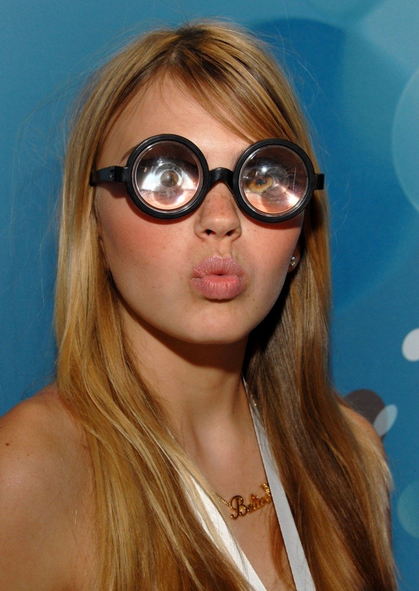Celebrity Aimee Teegarden Image