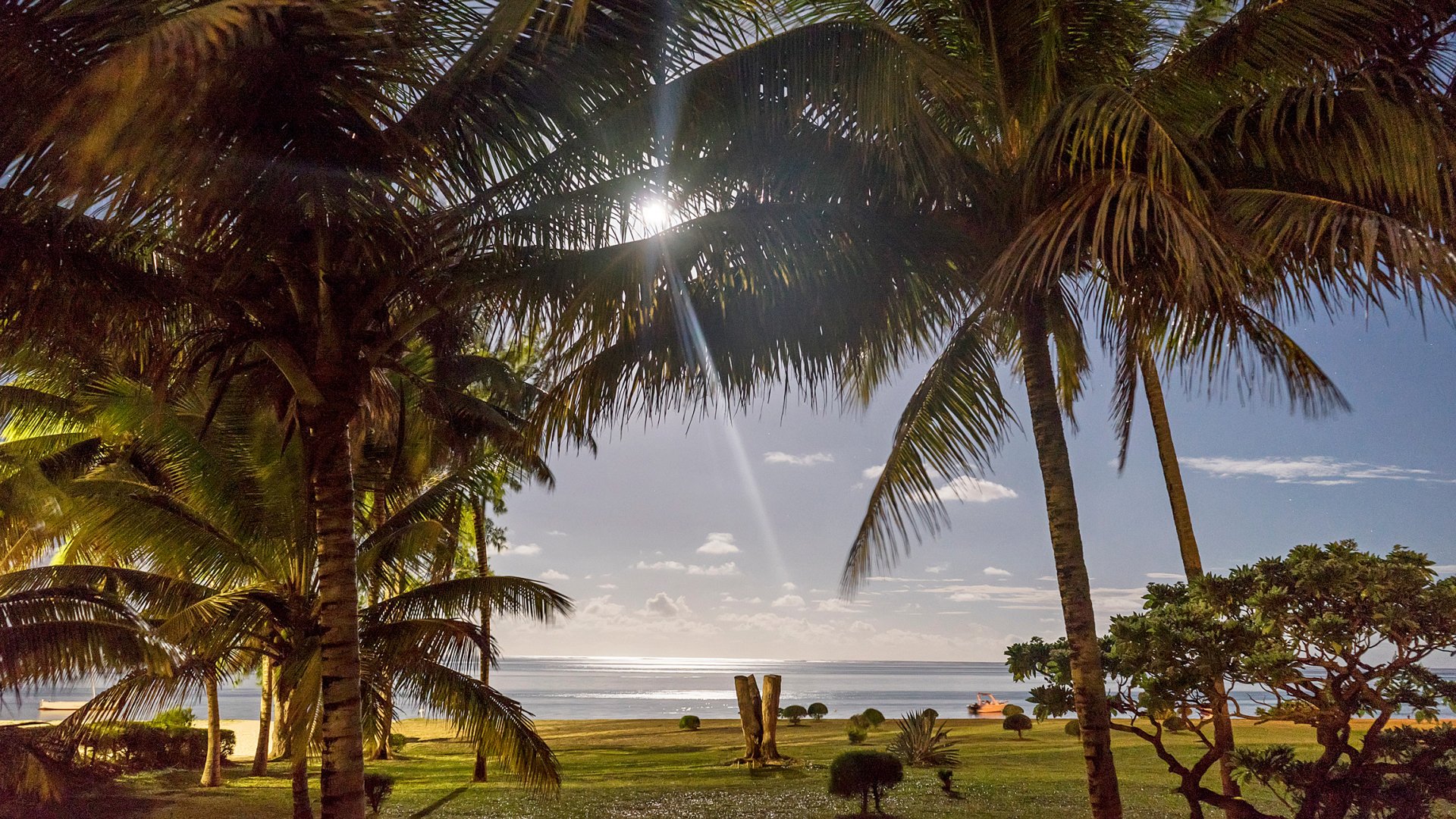  Moon rising over Mauritius