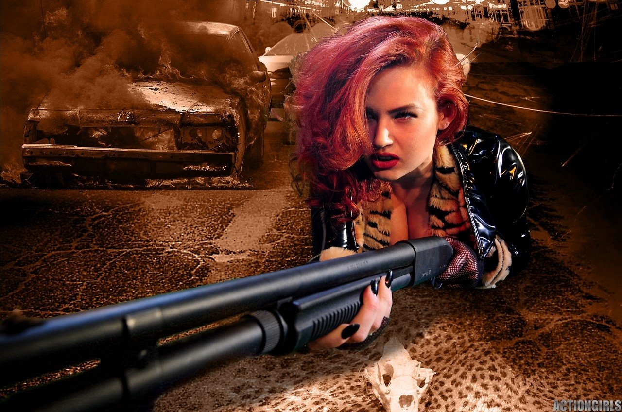 woman Girls & Guns Image