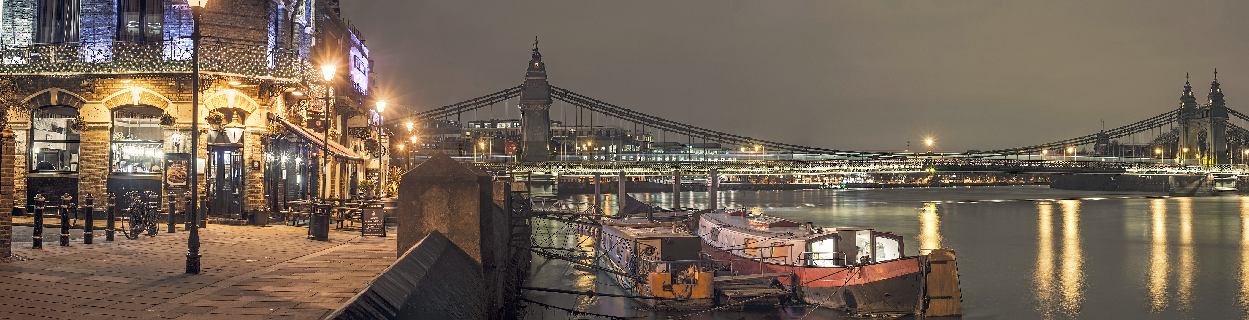 Panorama of the Hammersmith bridge by Dragisa Braunovic