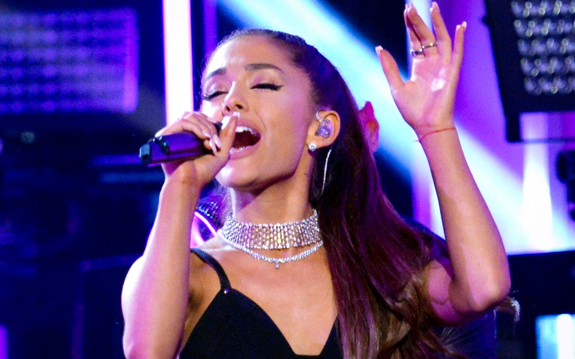 Ariana Grande Image Id 363592 Image Abyss