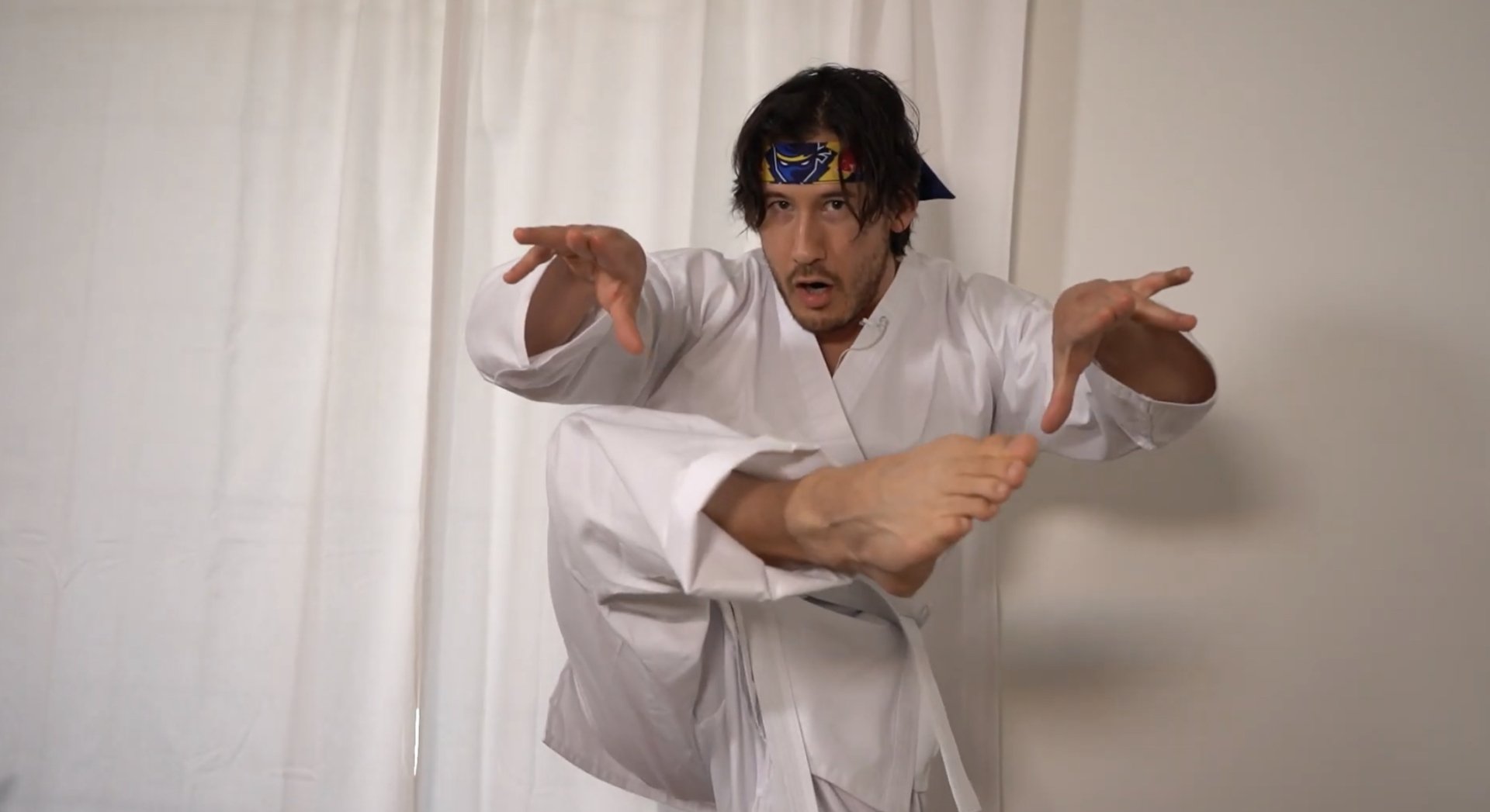 feet man Mark Edward Fischbach Image