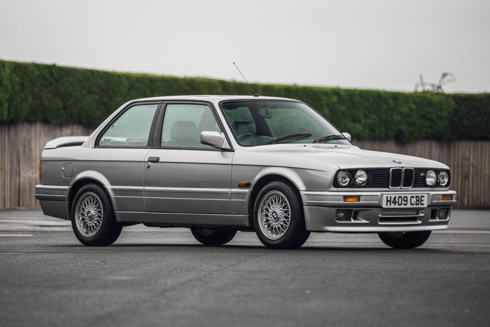 1991 BMW 325i Sport - Image Abyss