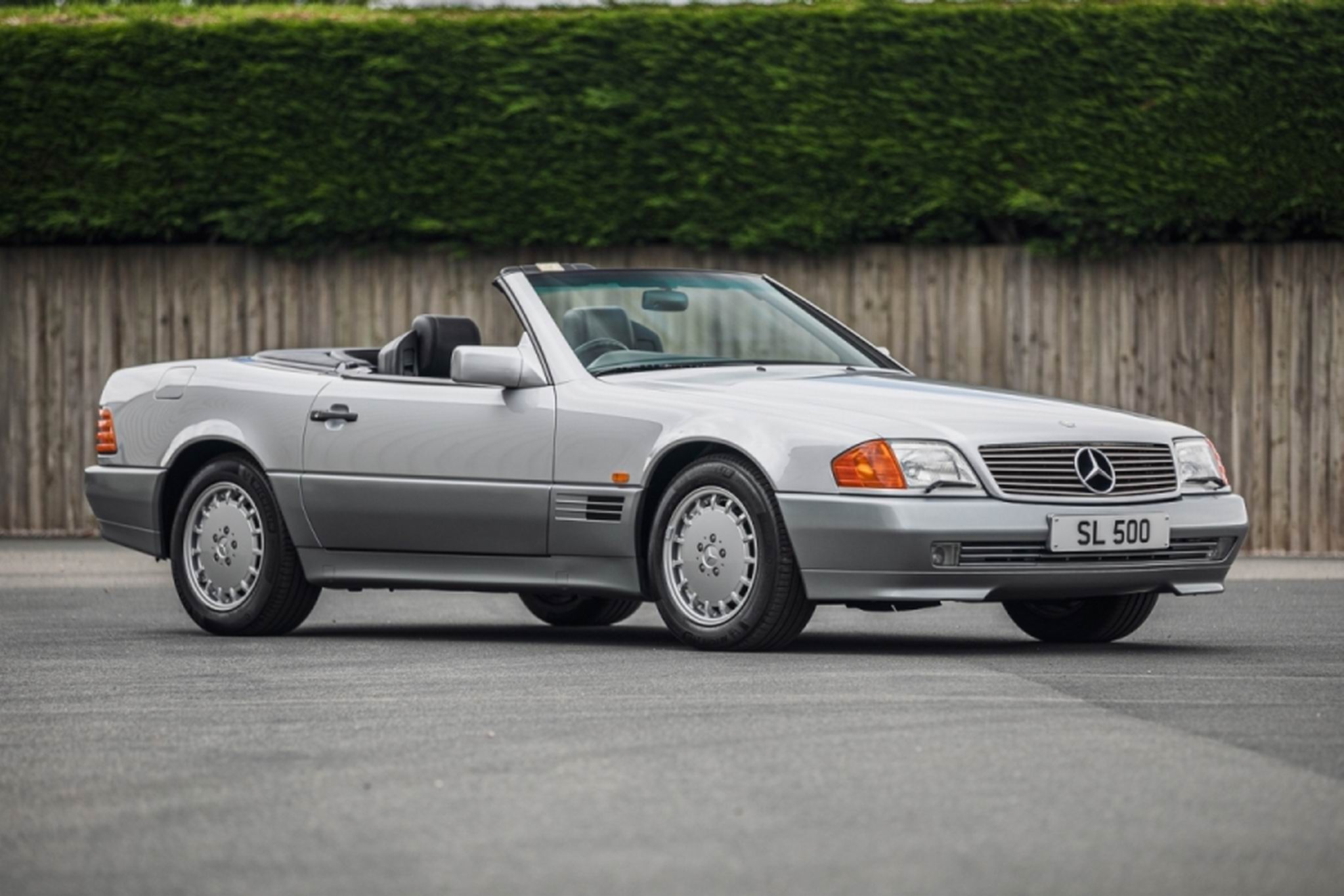 1993 Mercedes-Benz SL500 5.0 V8 - Image Abyss