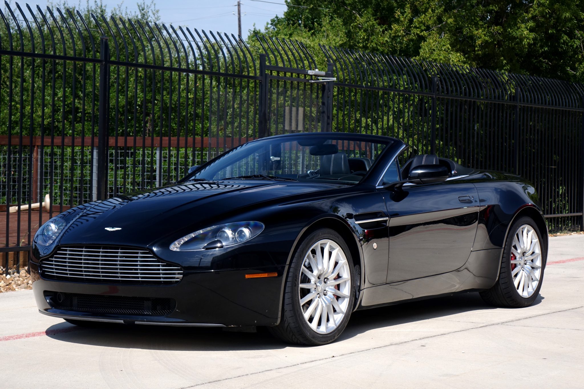 2008 Aston Martin V8 Vantage Roadster - Image Abyss