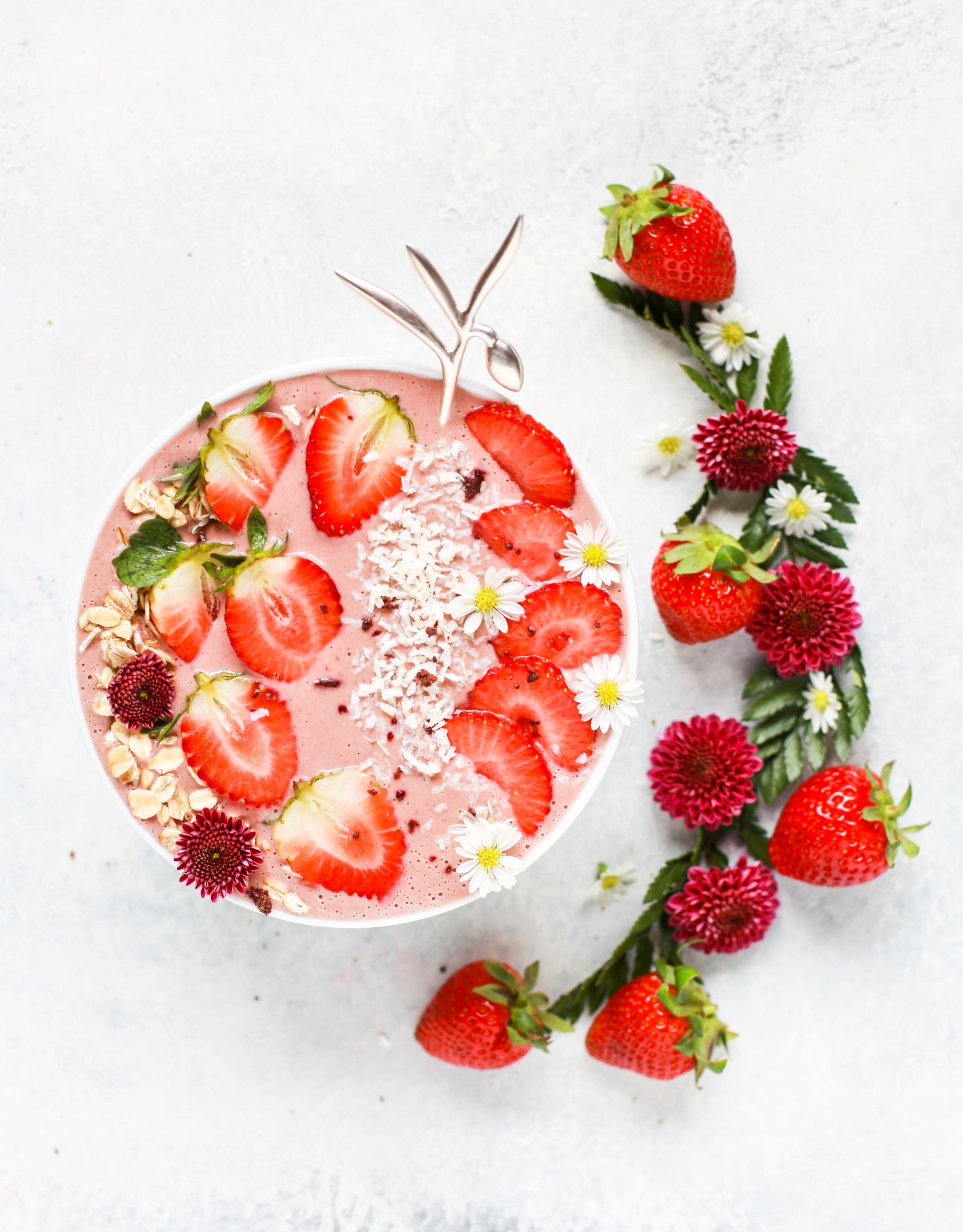  Strawberry smoothie bowl by Brenda Godinez