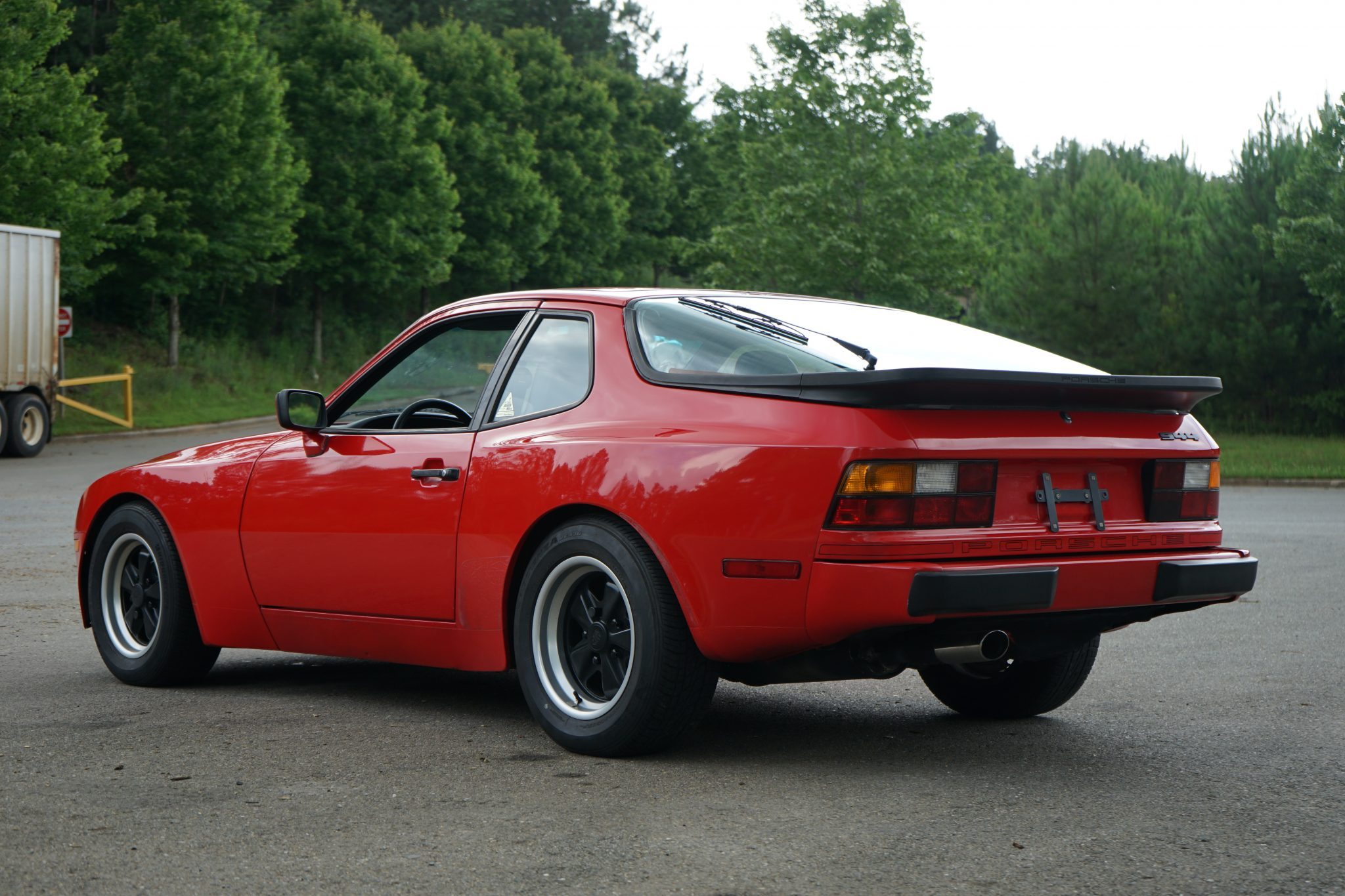 1985 Porsche 944 2.5 - Image Abyss