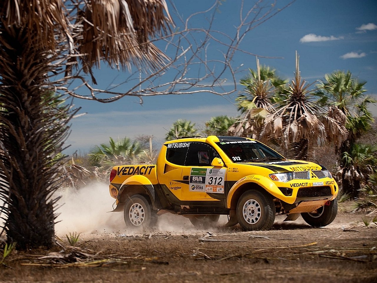 vehicle mitsubishi l200 Image