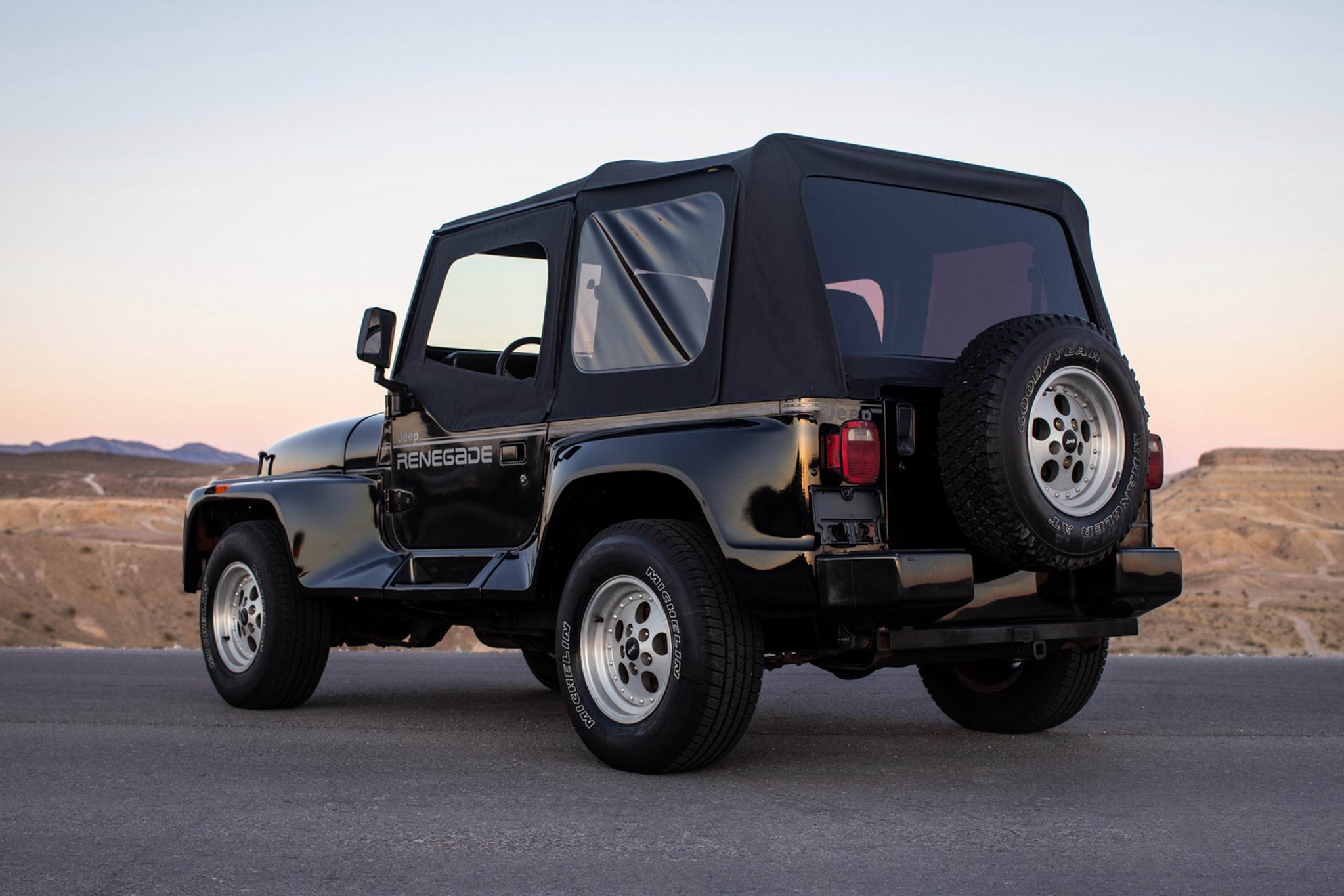 1992 Jeep Wrangler Renegade - Image Abyss