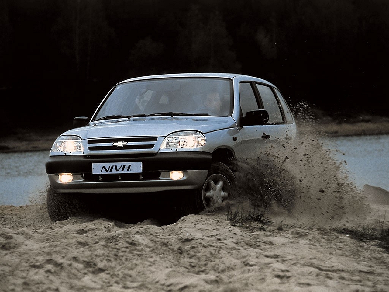 Chevrolet niva объем бака