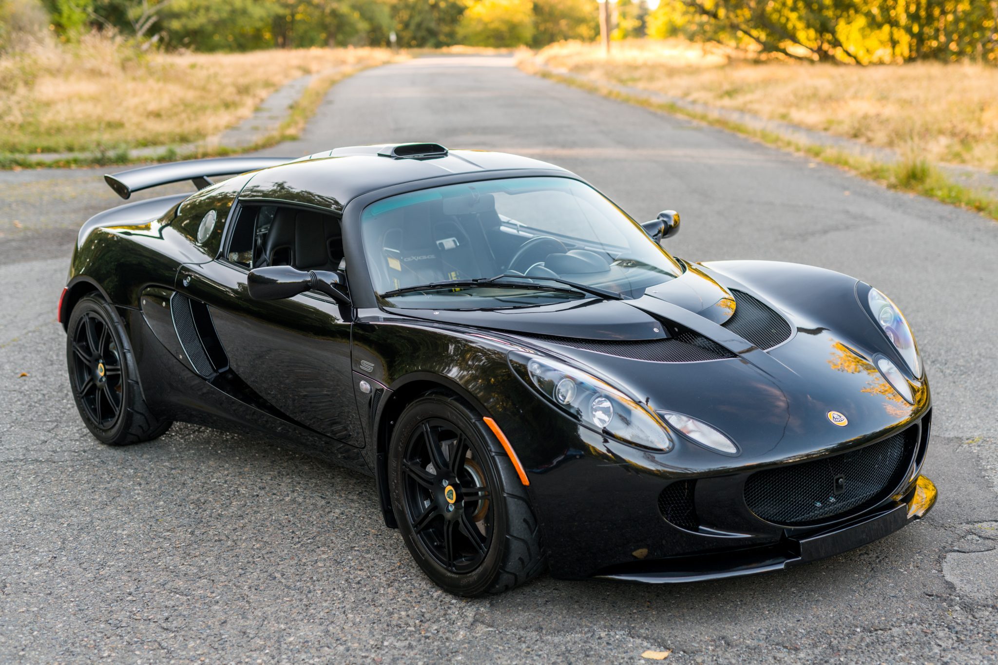 Машина Lotus exige