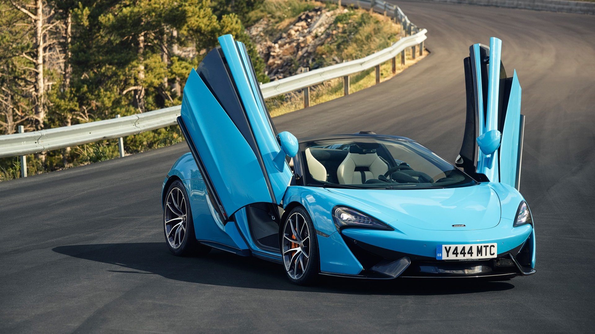McLaren vehicle McLaren 570S Image