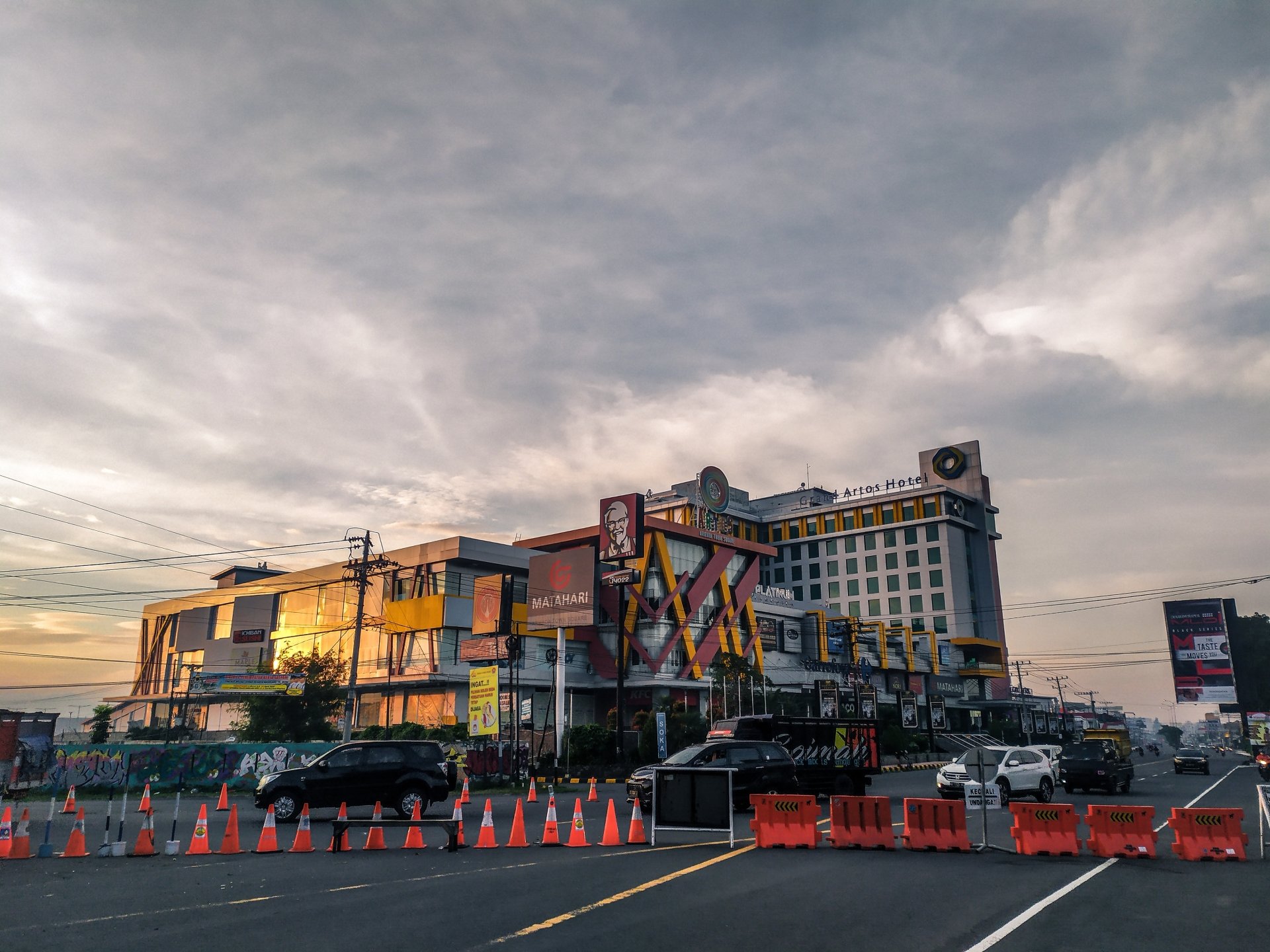  Sunrise at Armada Town Square Mall