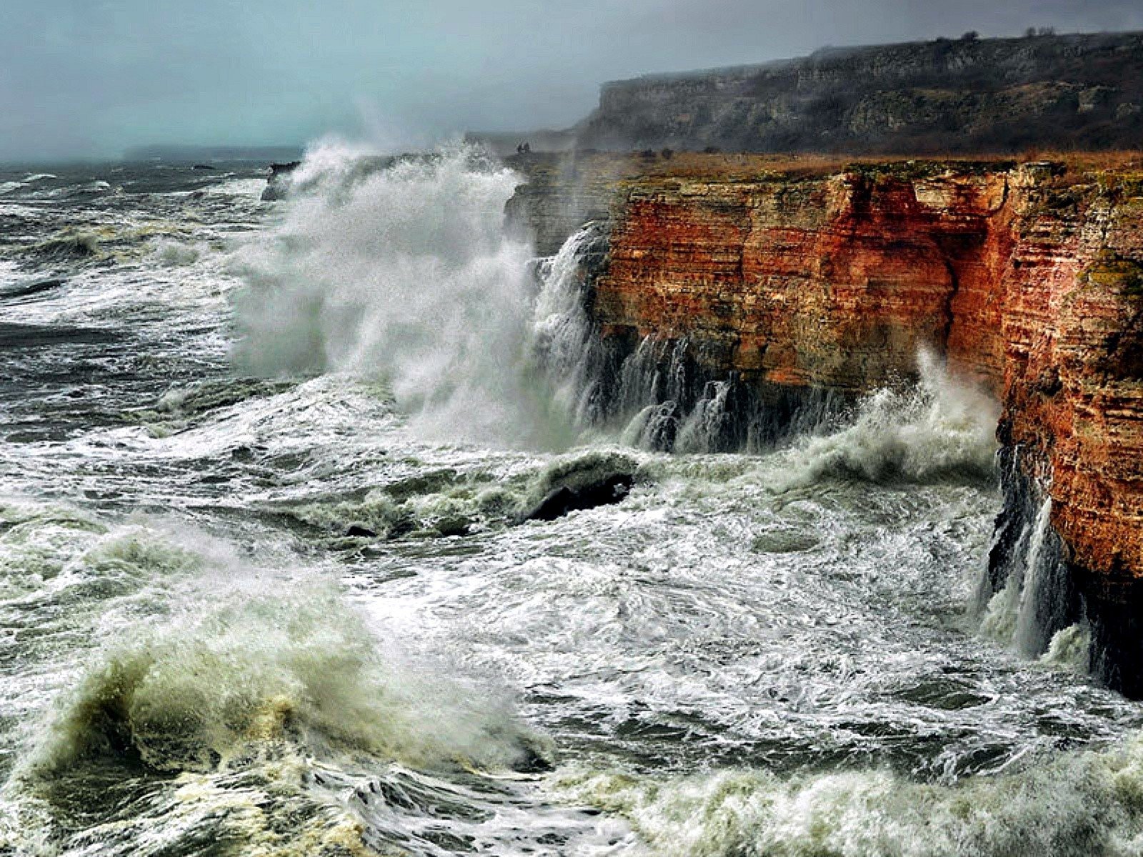 waves-crashing-against-cliff-image-id-41225-image-abyss