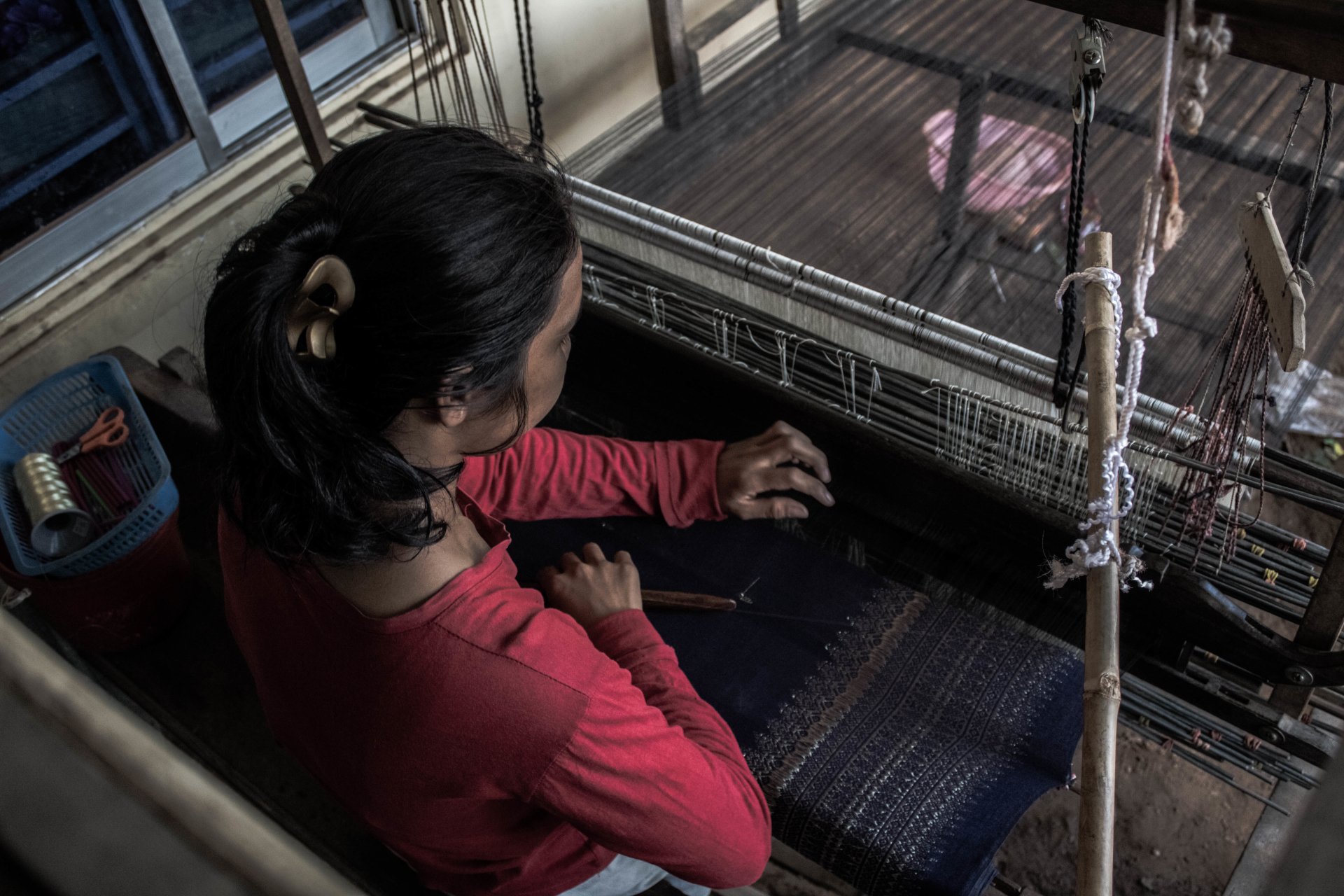  Weaving women in Cambodia