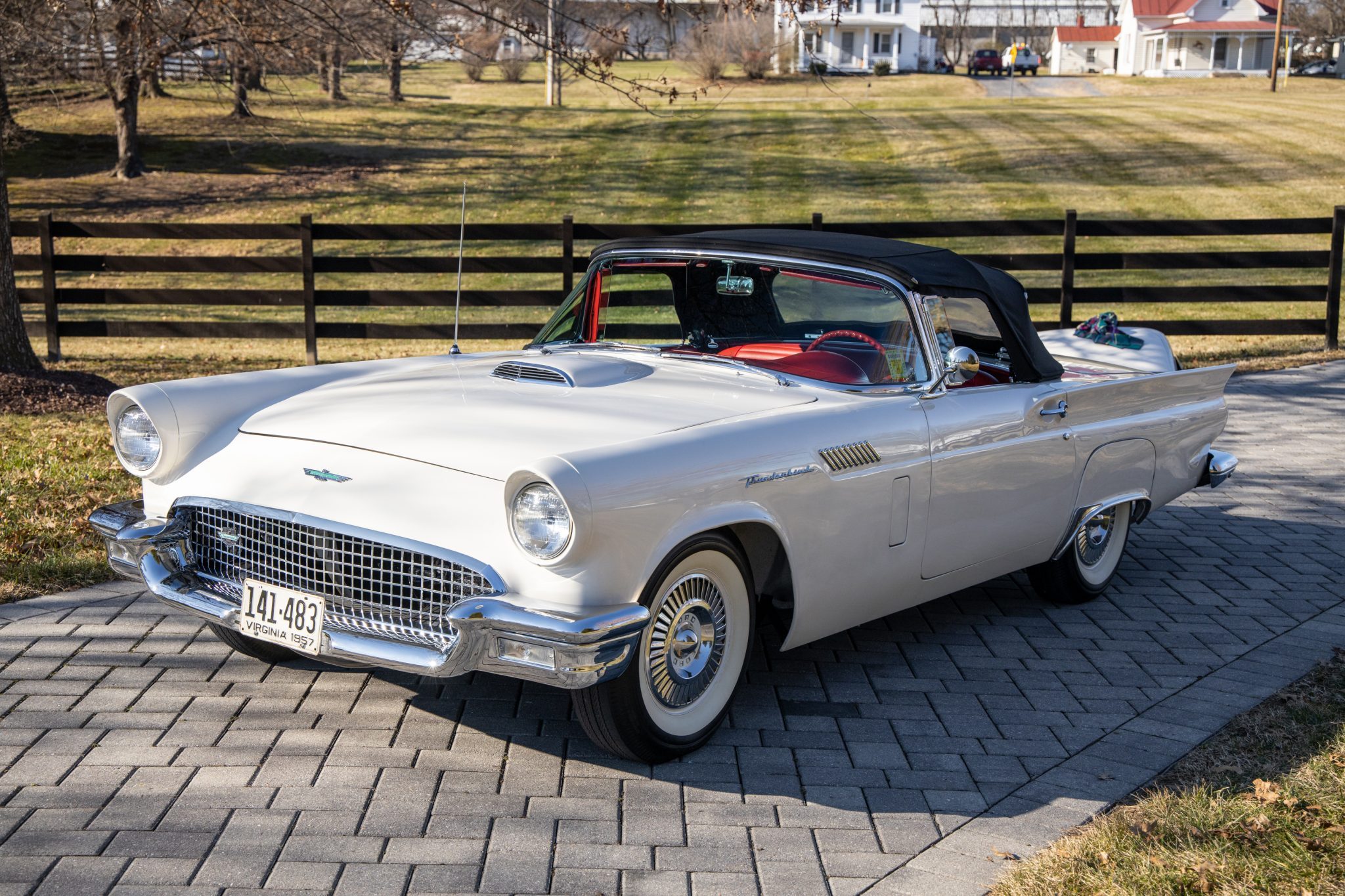 1957 Ford Thunderbird - Image Abyss