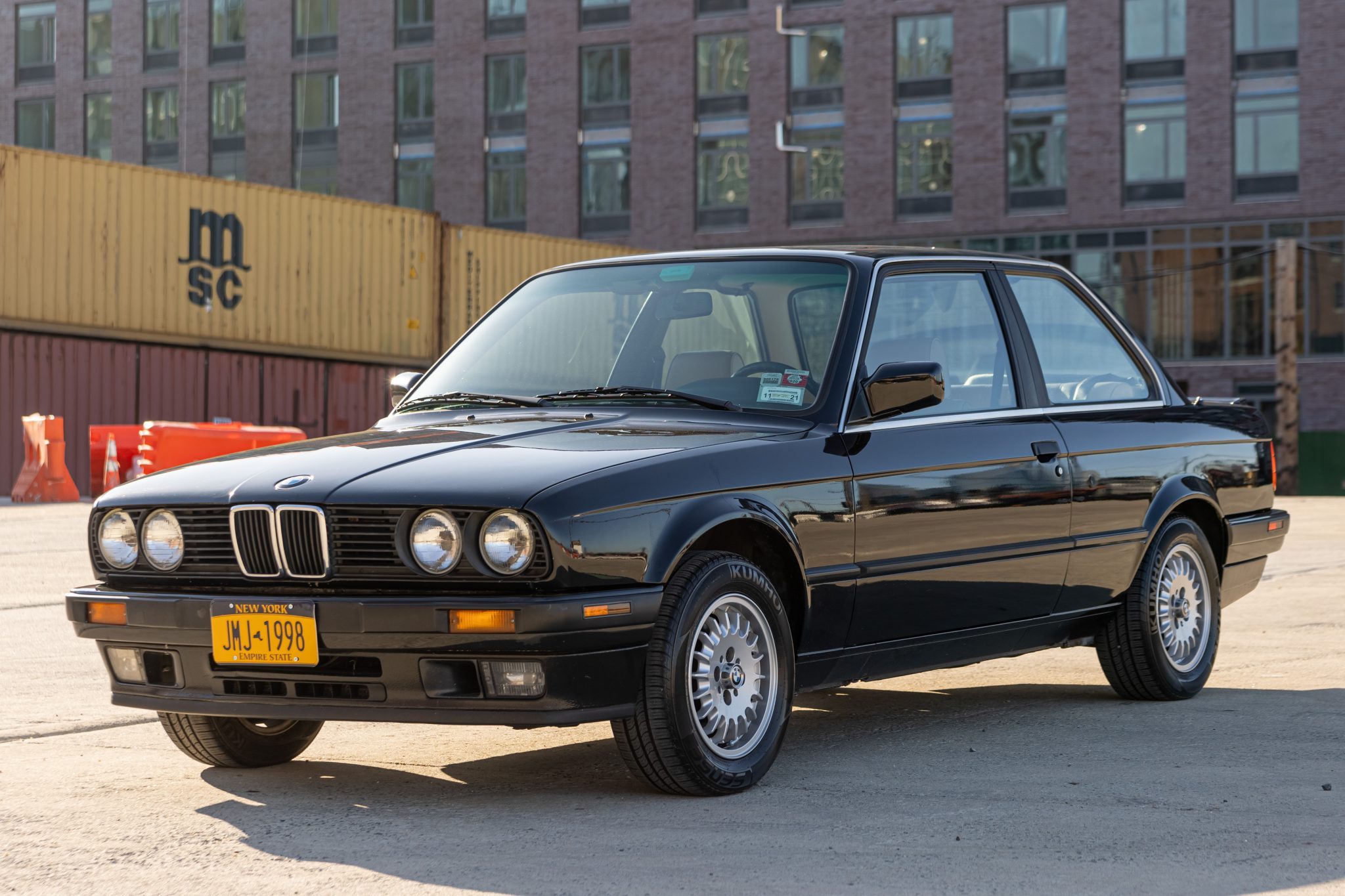 1991 BMW 325i - Image Abyss