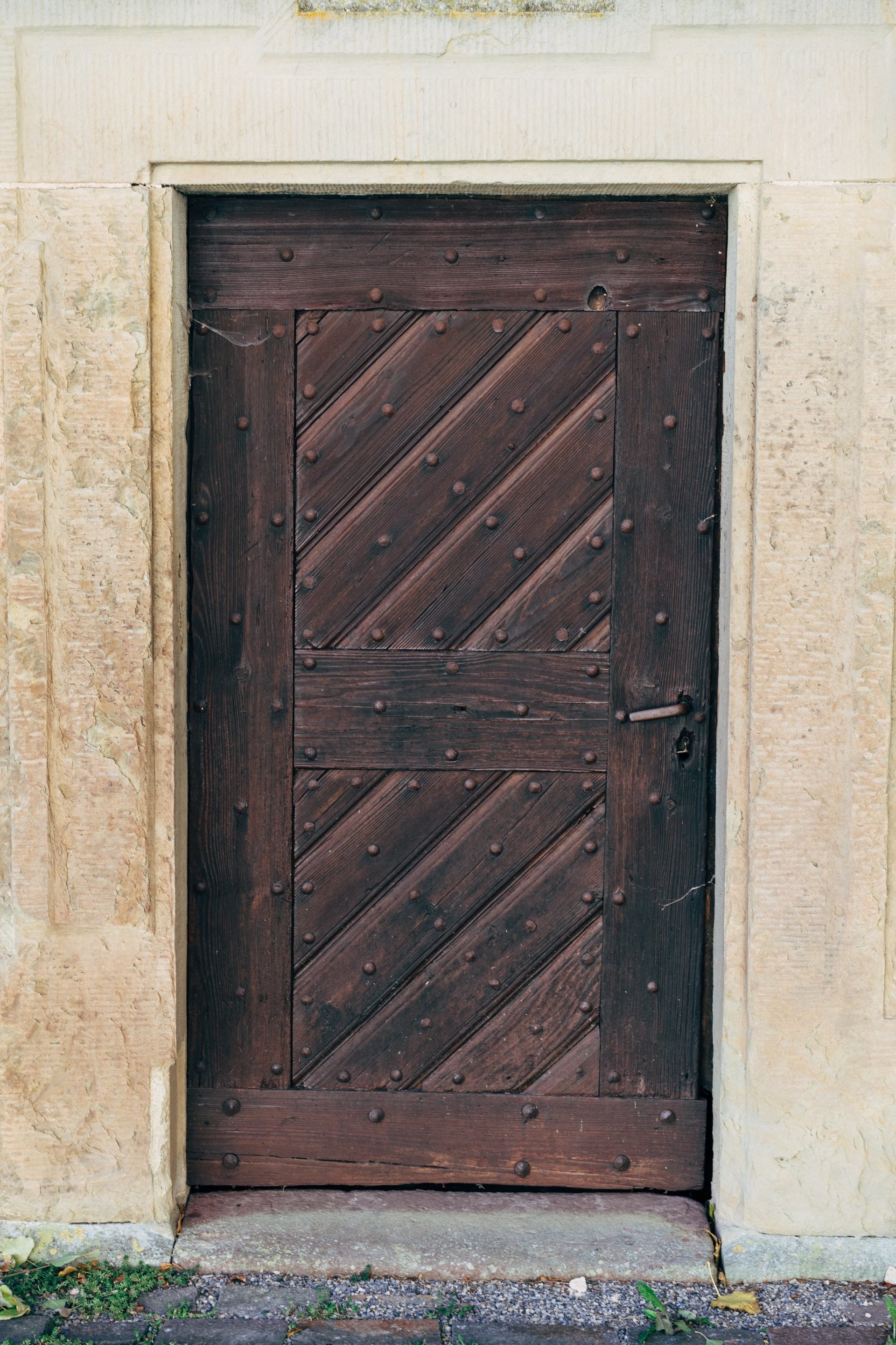  Dark Wood Doorway With White Frame