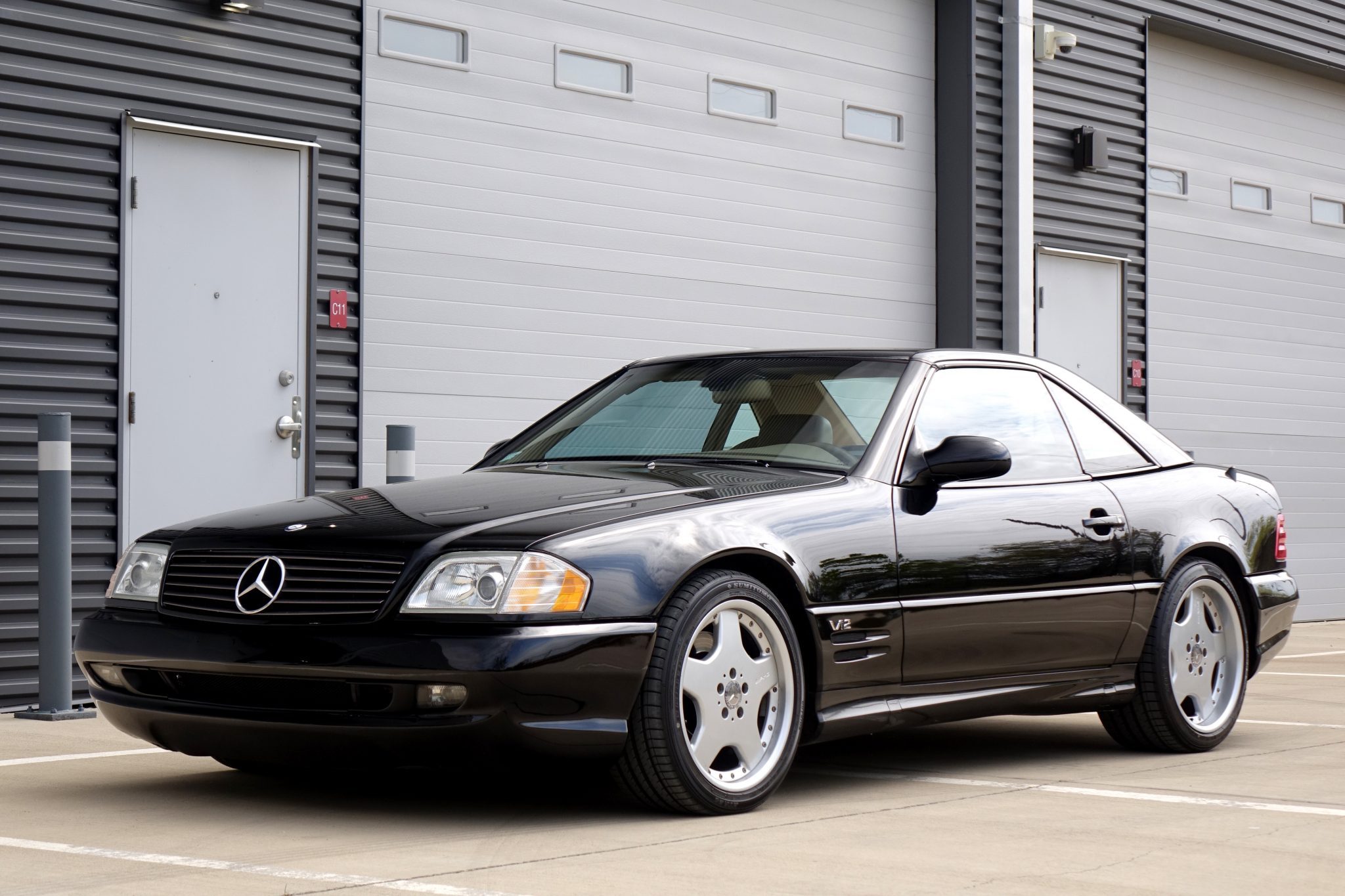 2002 Mercedes-Benz SL600 - Image Abyss